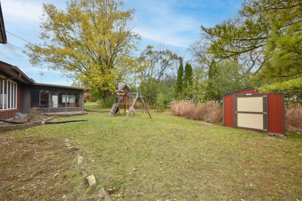 5406 W Portage Ave