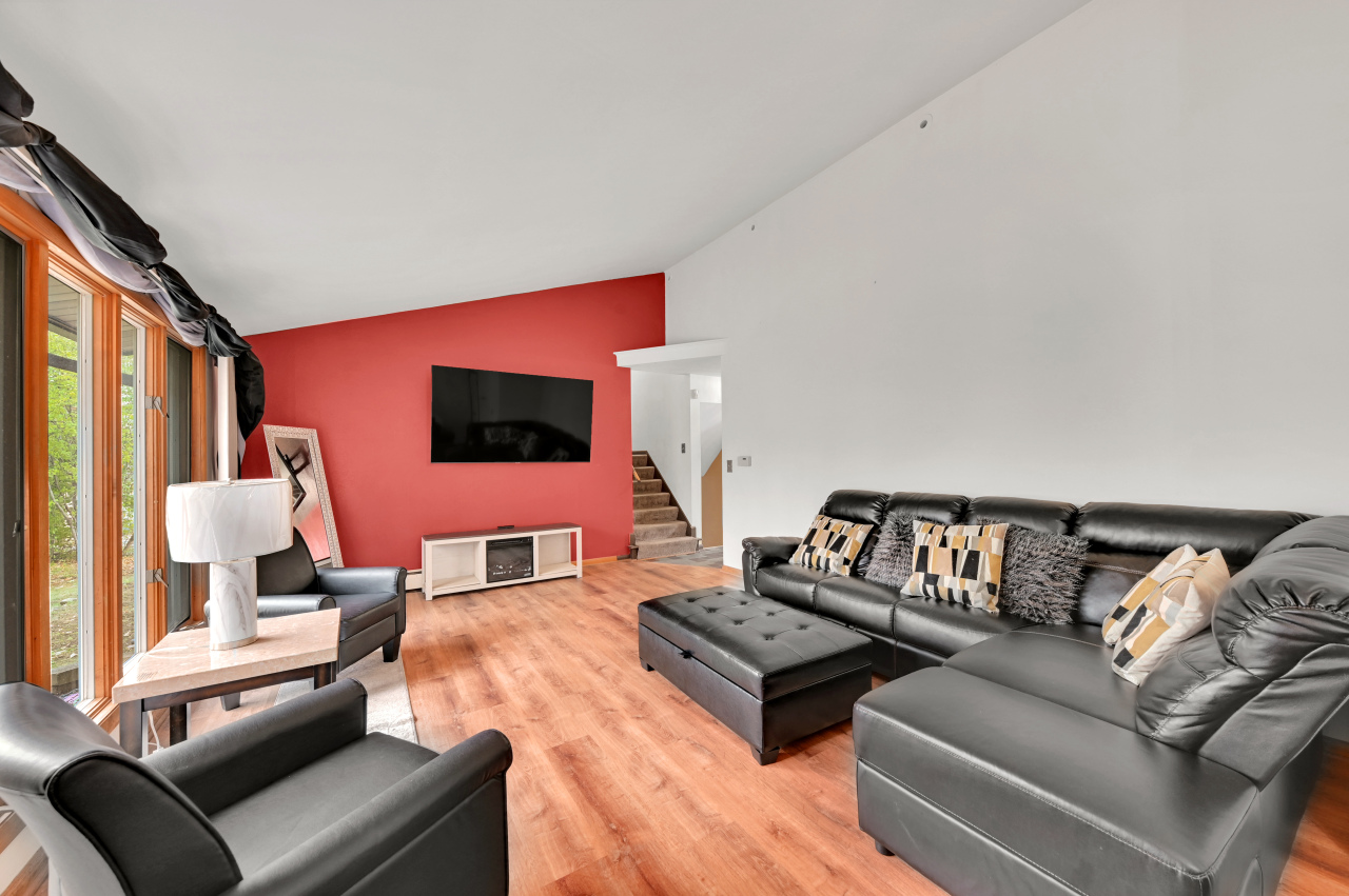 5406 W Portage Ave