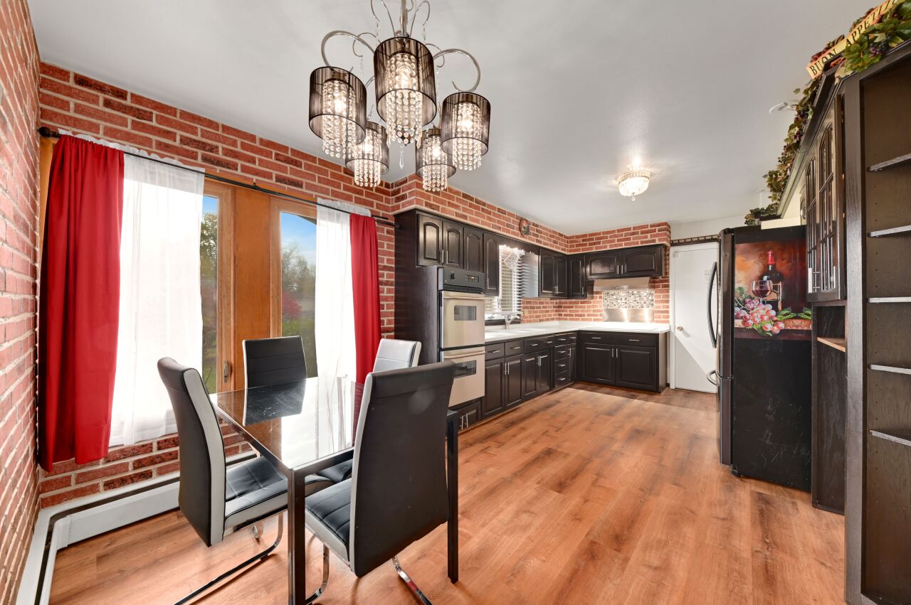 5406 W Portage Ave
