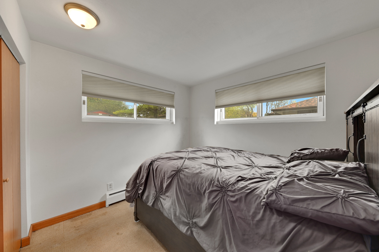 5406 W Portage Ave
