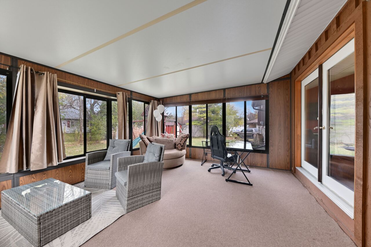 5406 W Portage Ave
