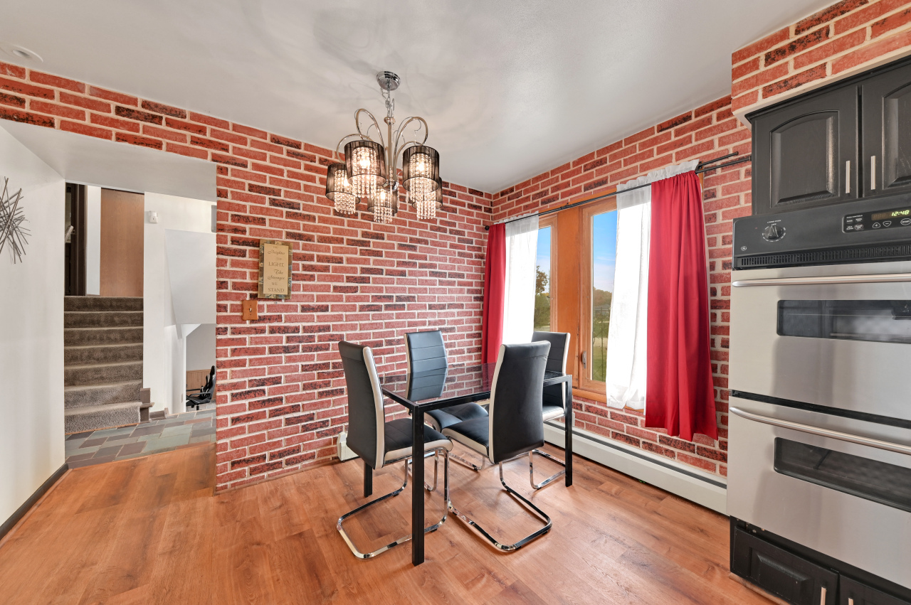 5406 W Portage Ave
