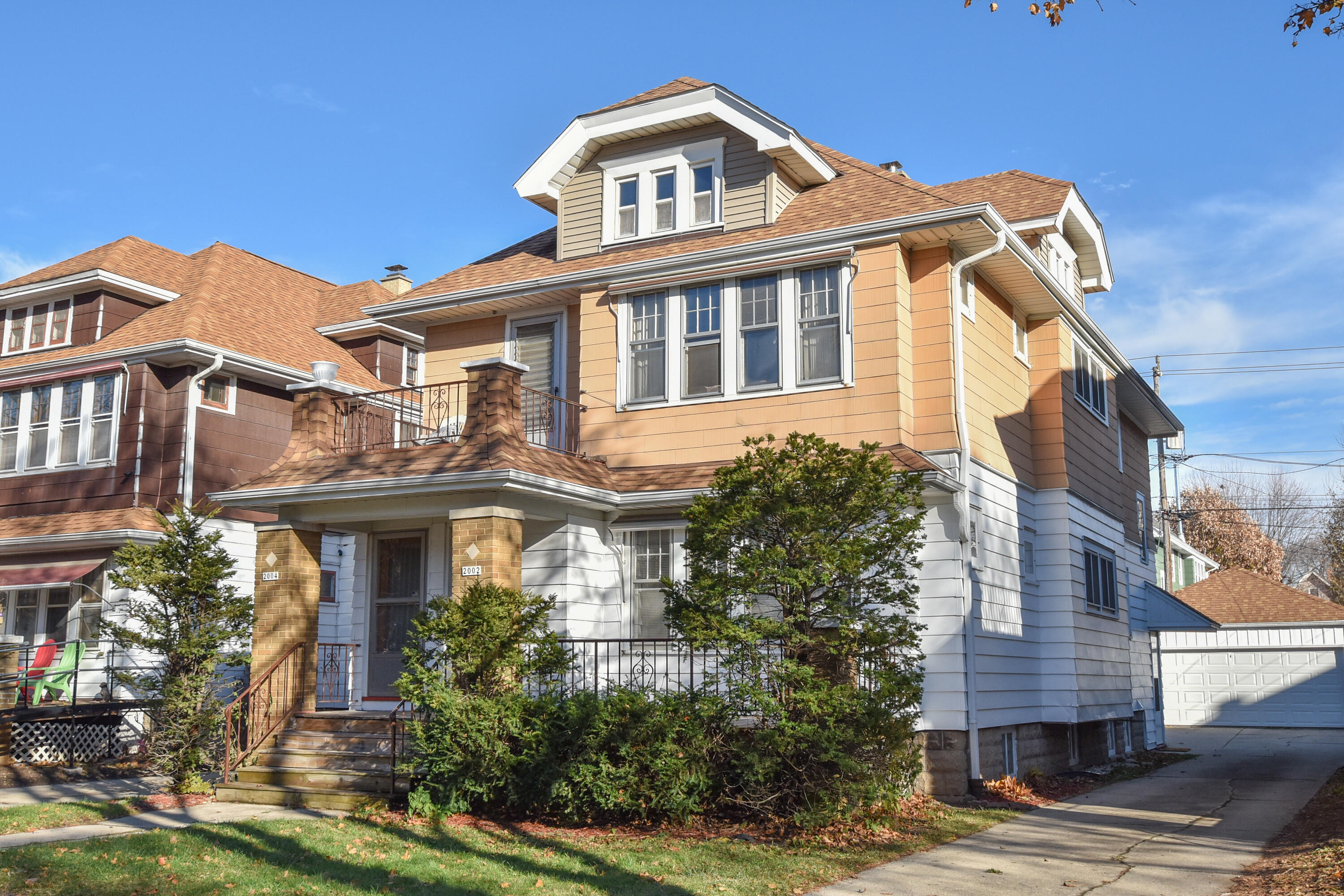 2002 N 58th St Unit: 2004