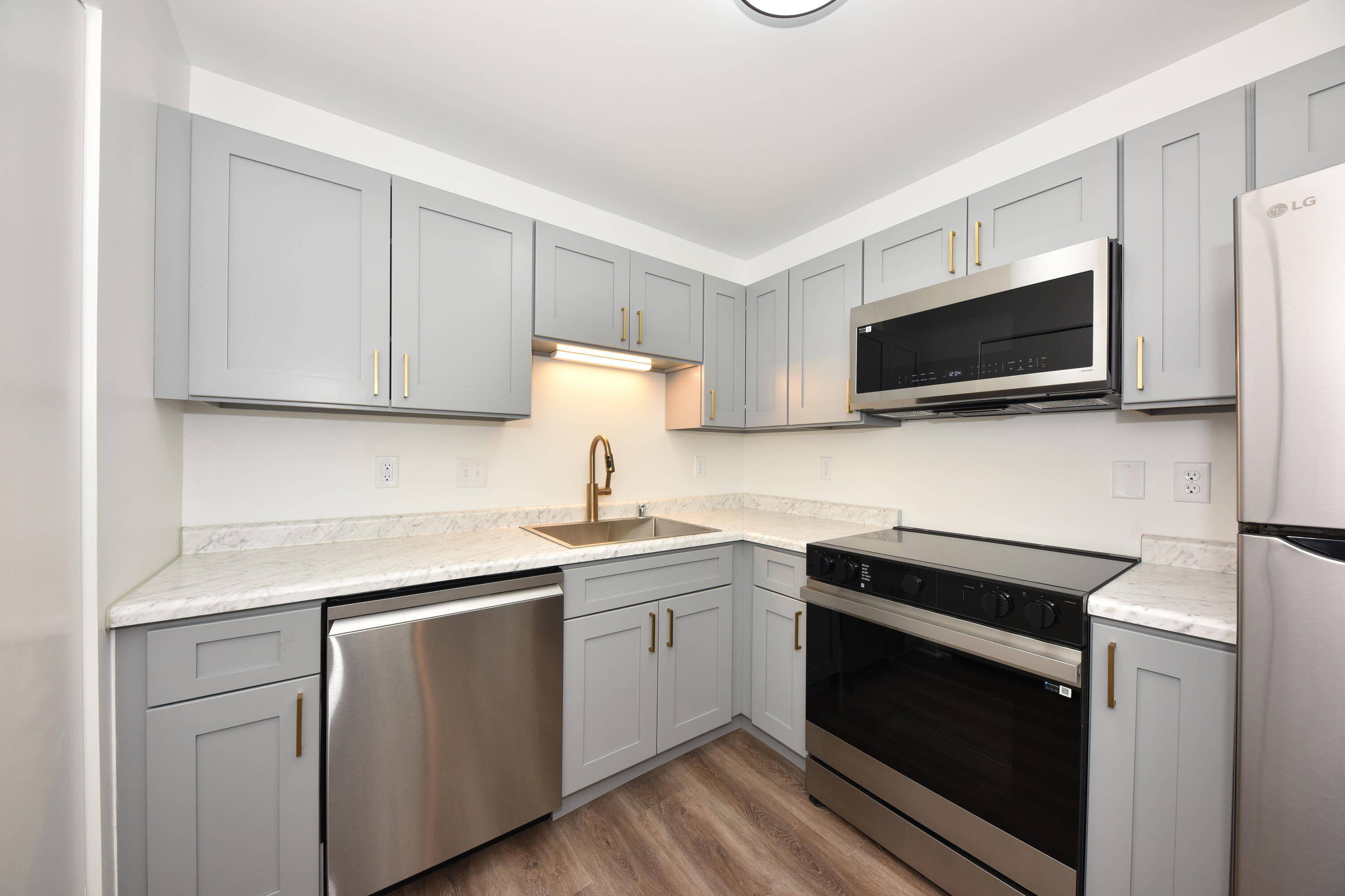 8605 N Servite Dr Unit: 105