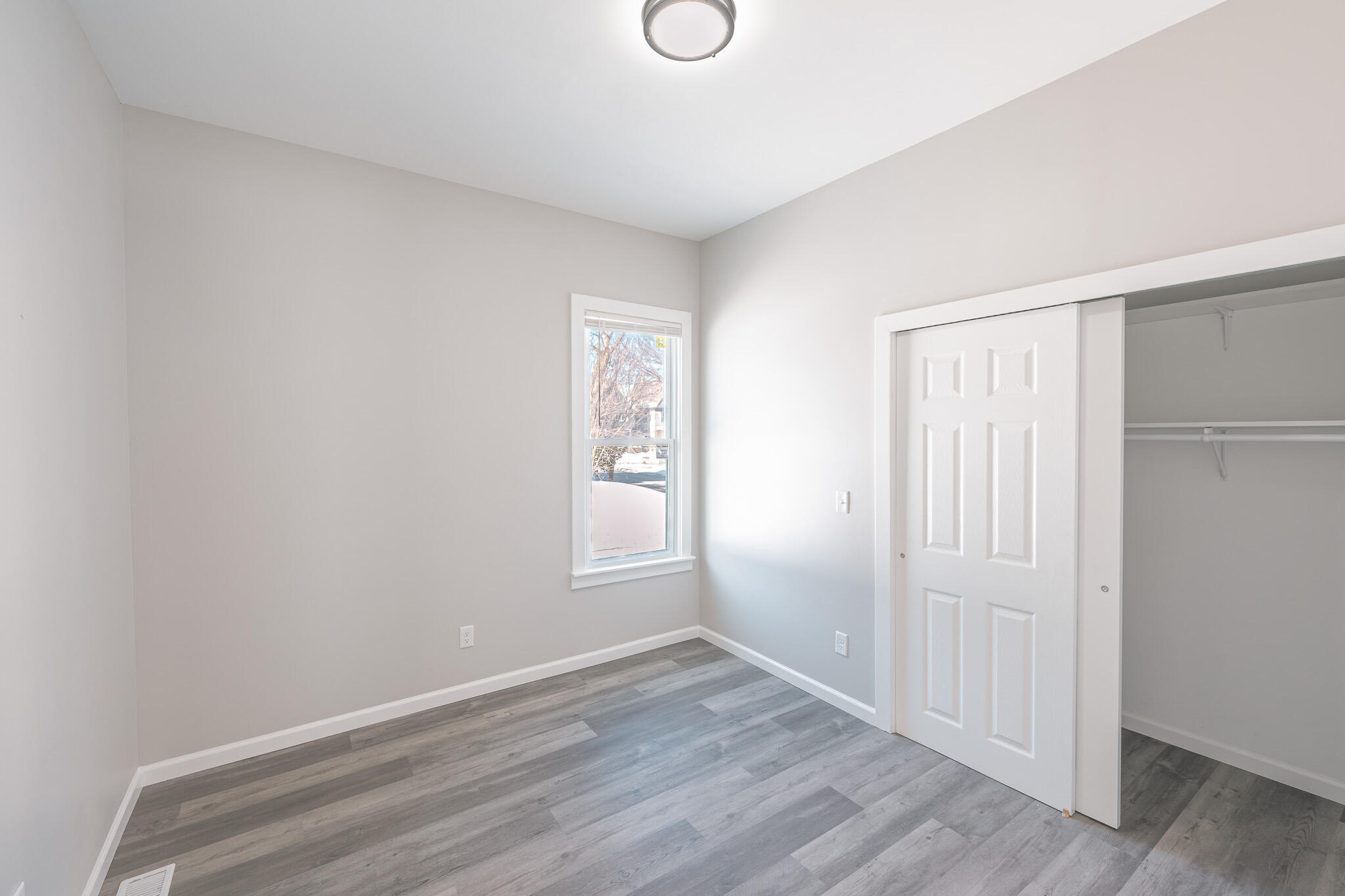 3513 W Lloyd St Unit: 3515