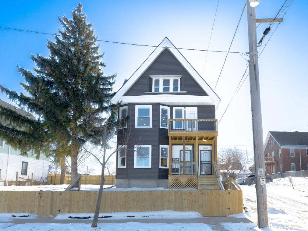 3513 W Lloyd St Unit: 3515