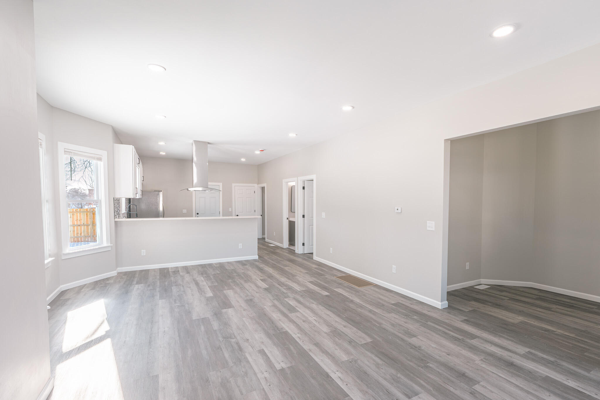 3513 W Lloyd St Unit: 3515