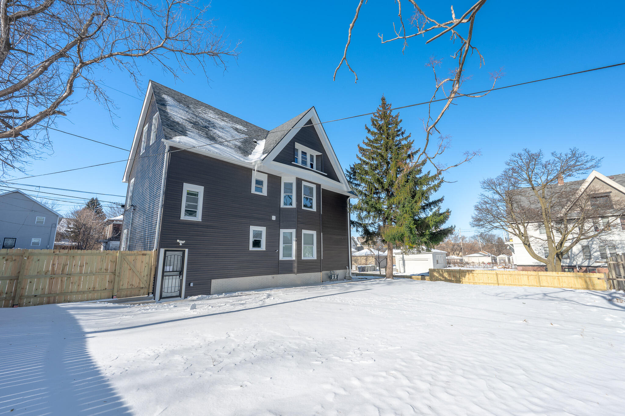 3513 W Lloyd St Unit: 3515