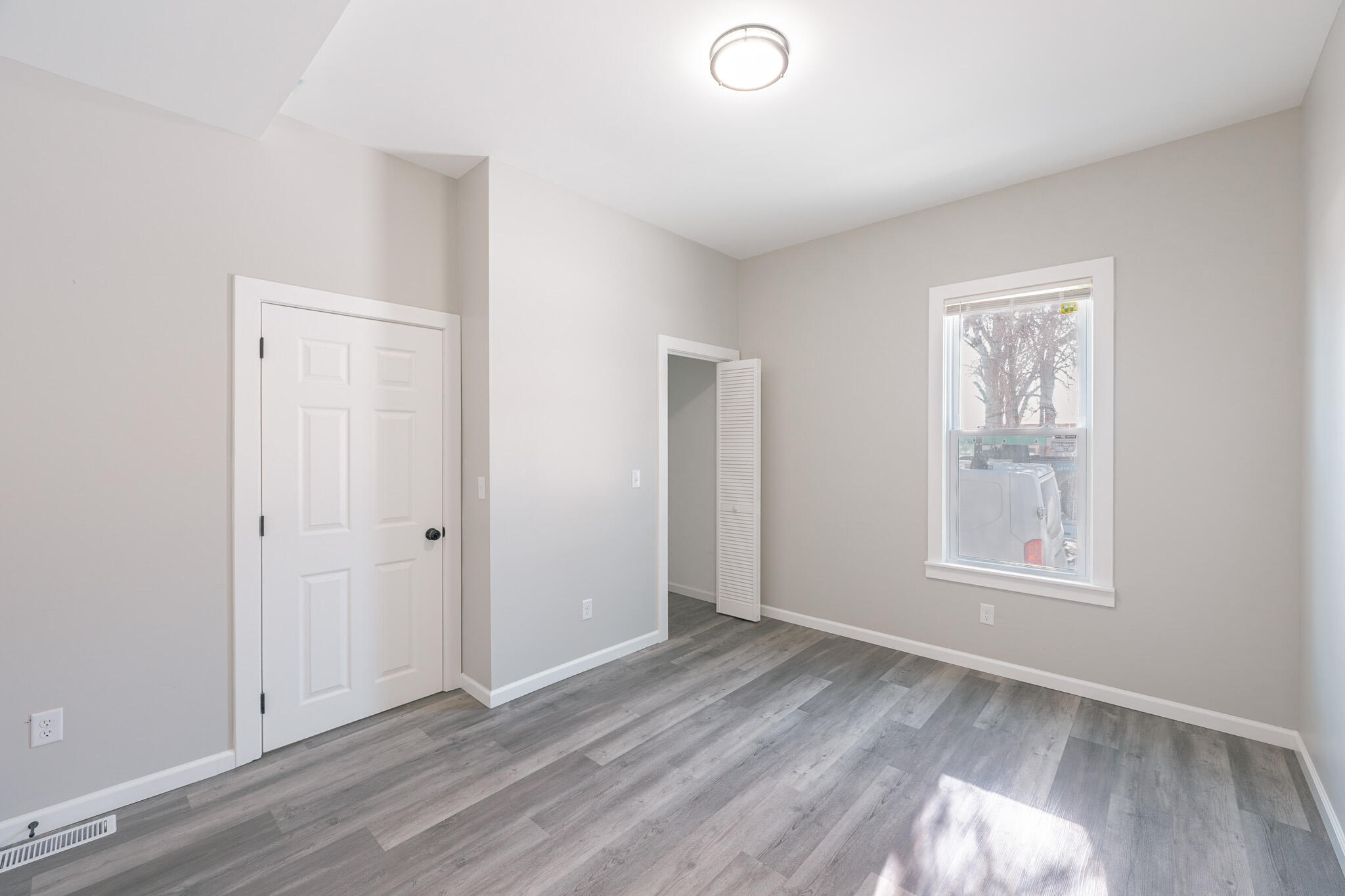 3513 W Lloyd St Unit: 3515