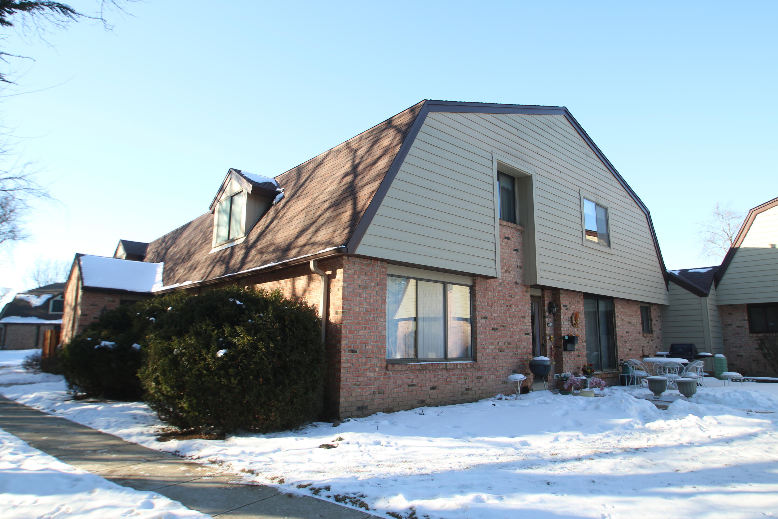 7249 W Wabash Ave