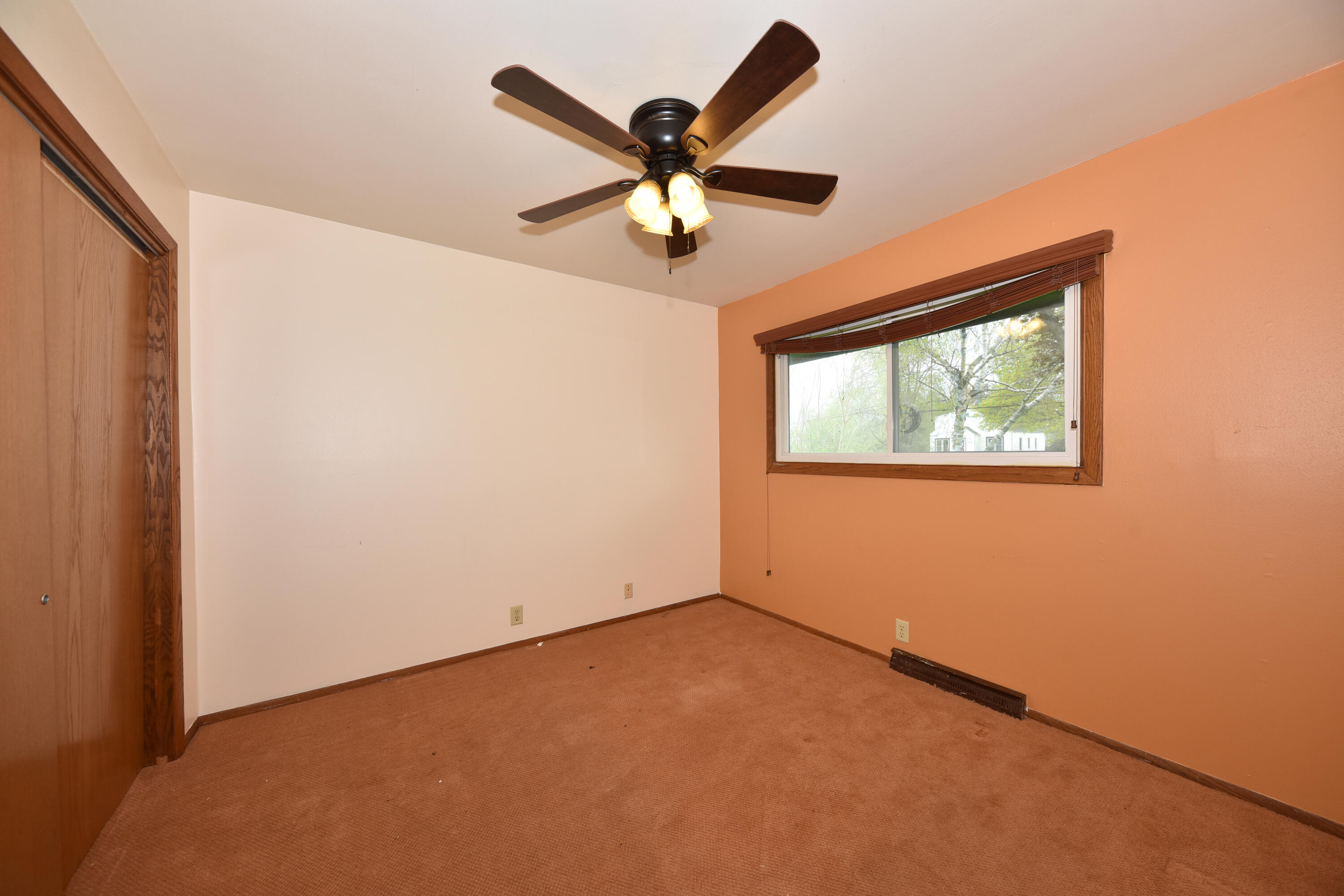 3910 W Calumet Rd