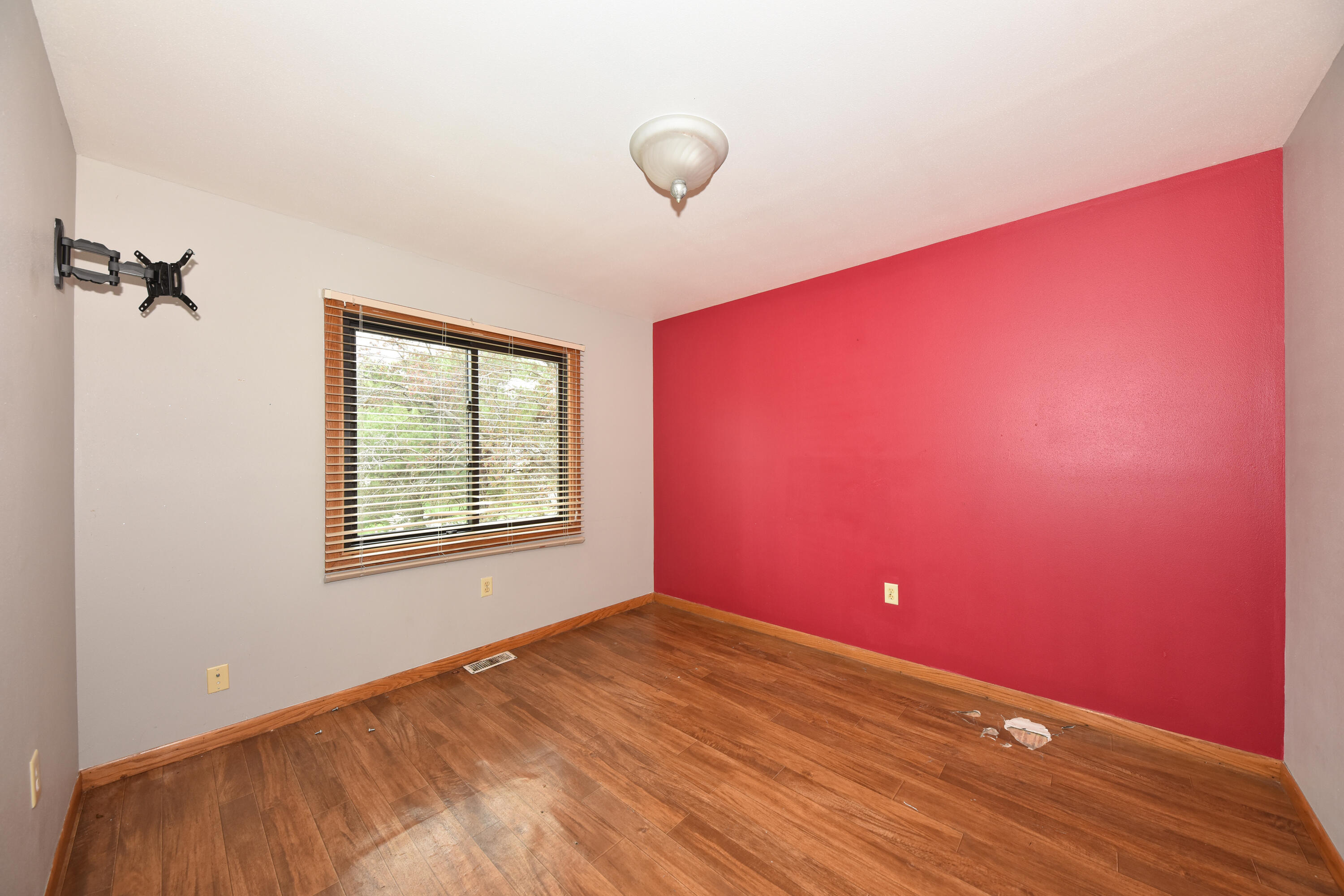 3910 W Calumet Rd