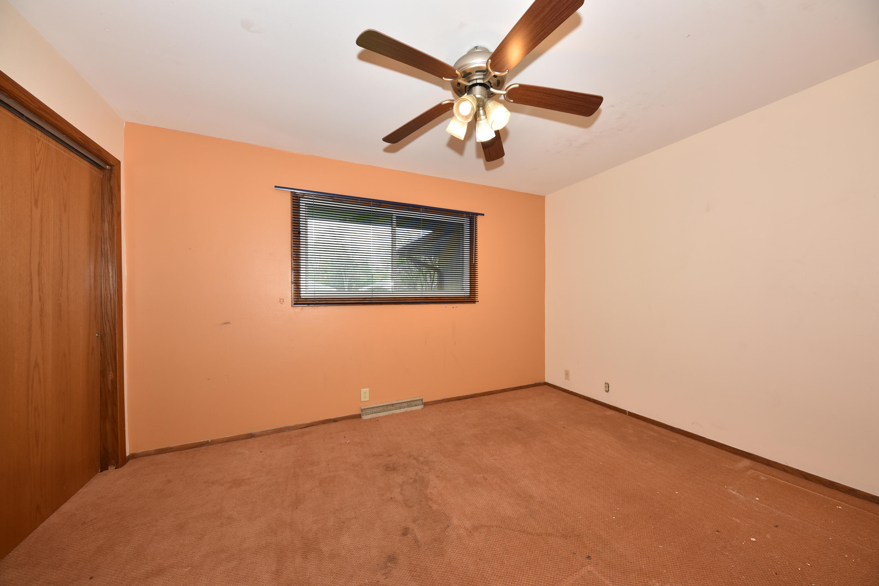 3910 W Calumet Rd