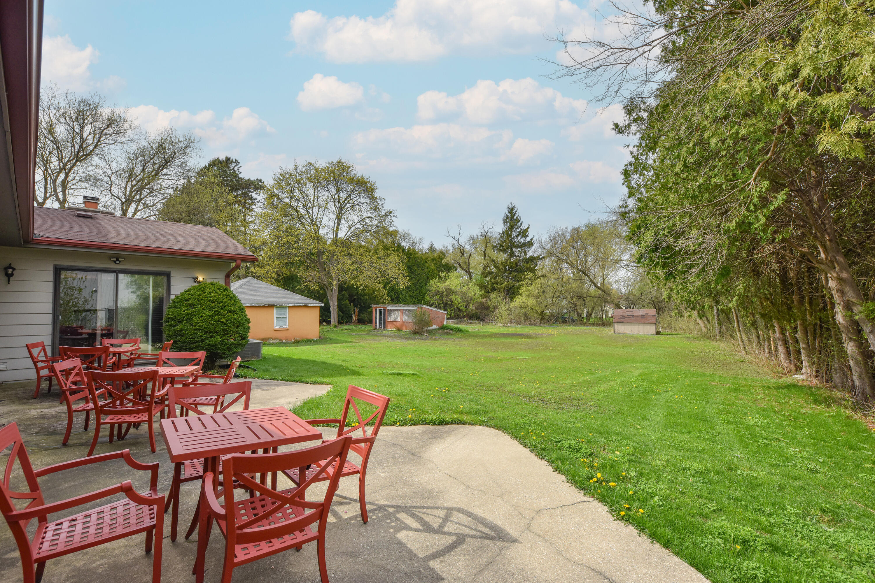 3910 W Calumet Rd