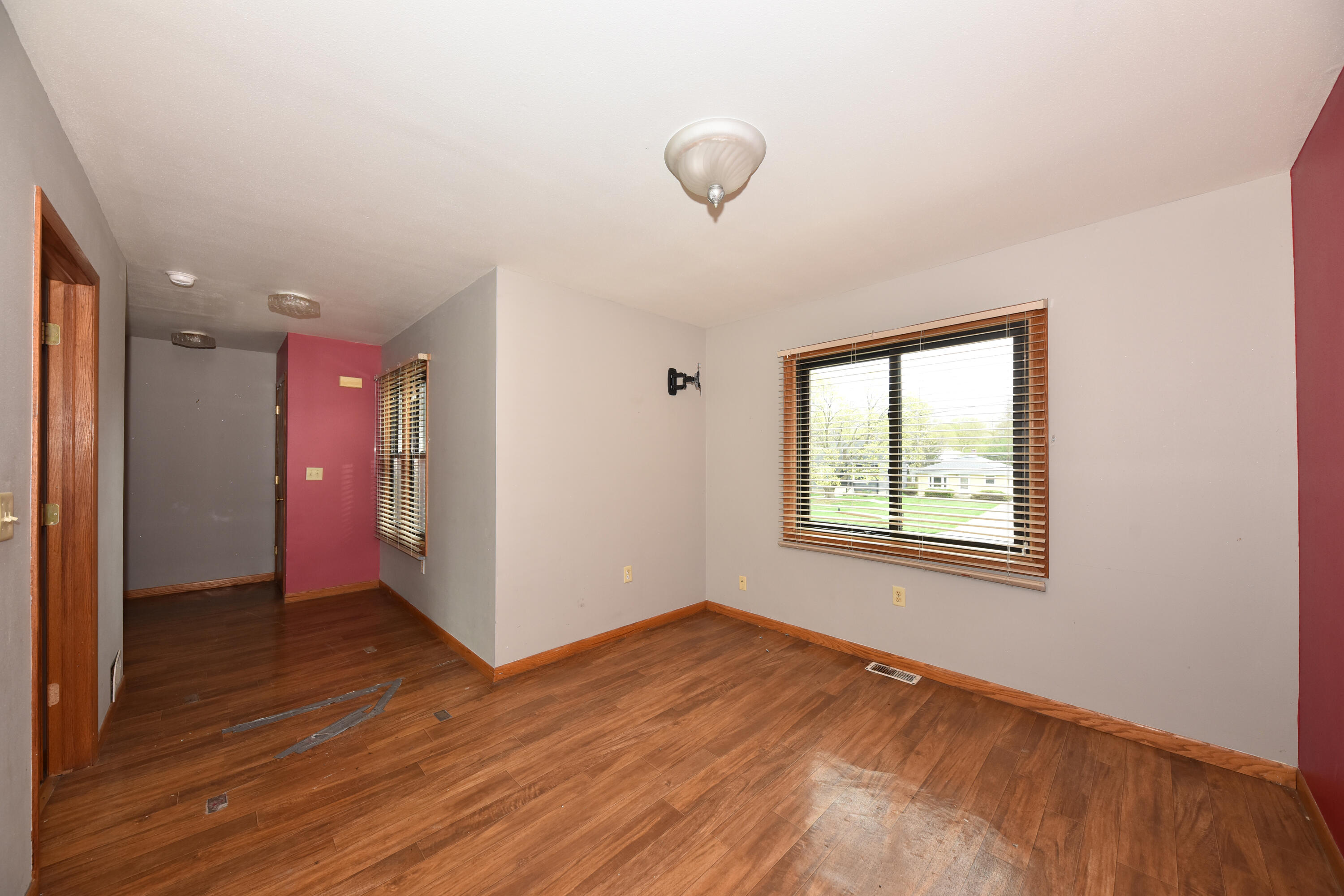 3910 W Calumet Rd