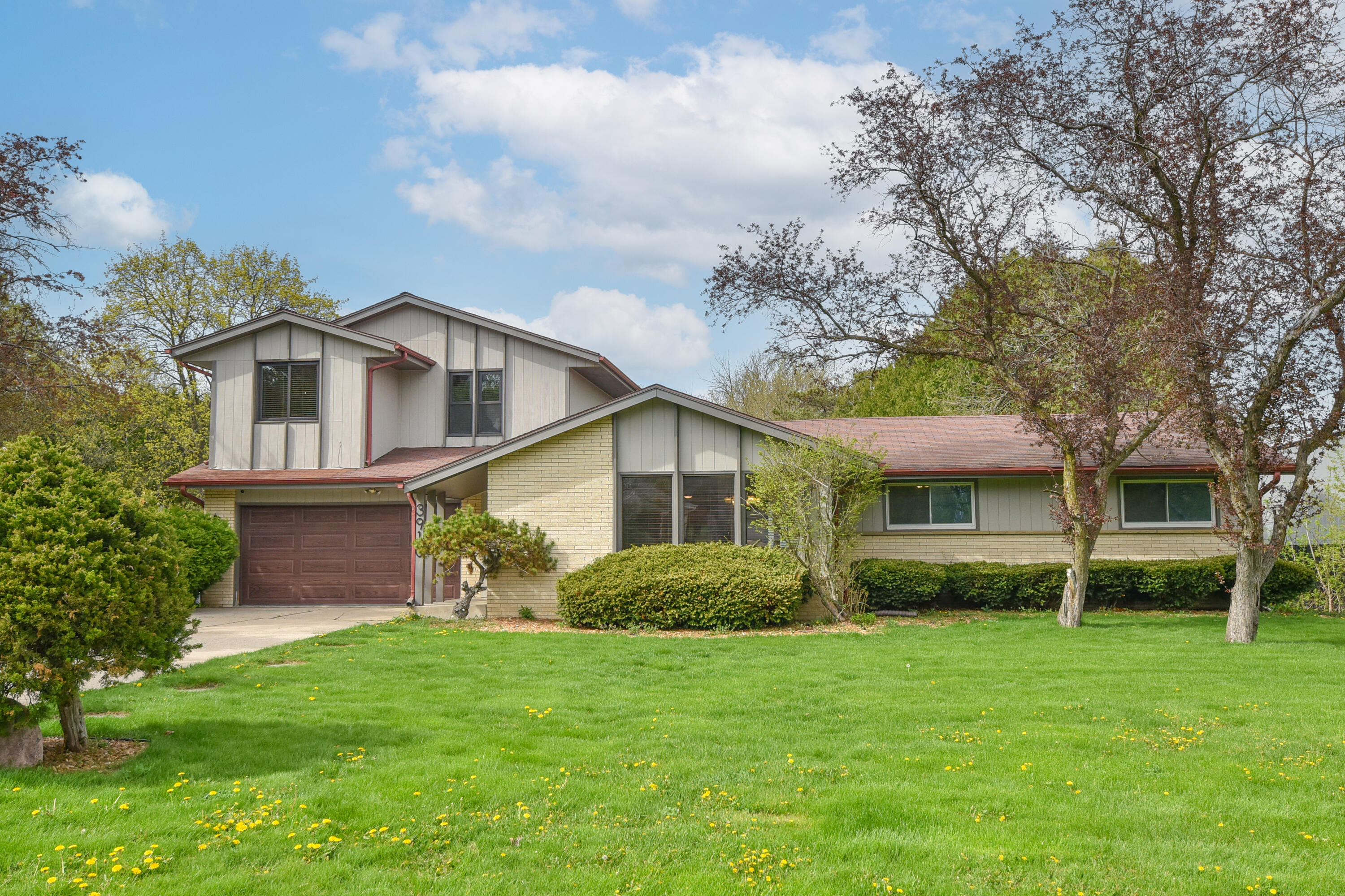 3910 W Calumet Rd