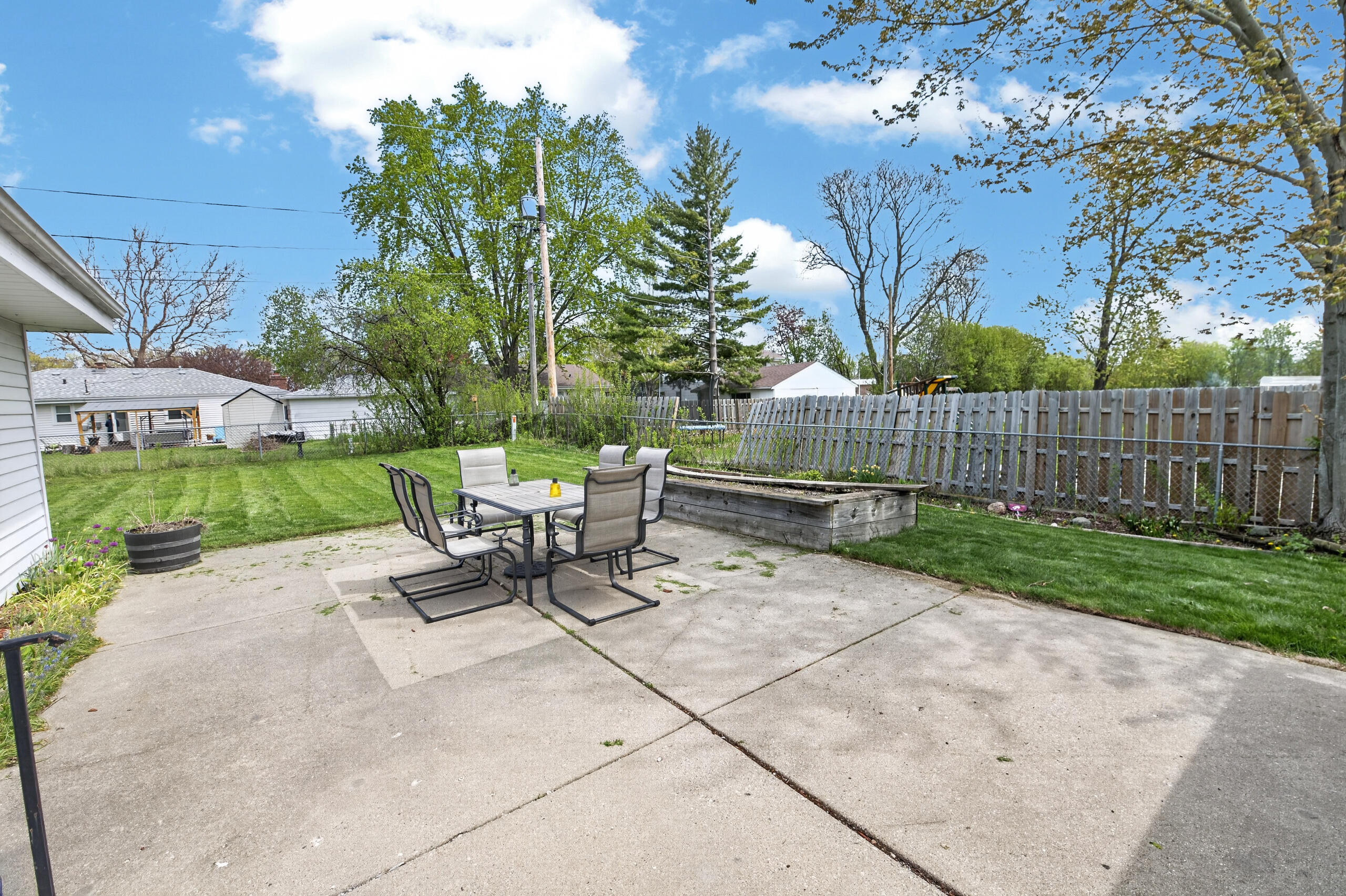 8810 W Petersik St