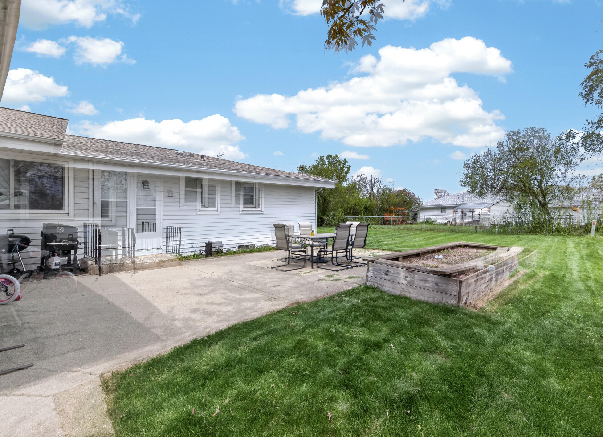 8810 W Petersik St