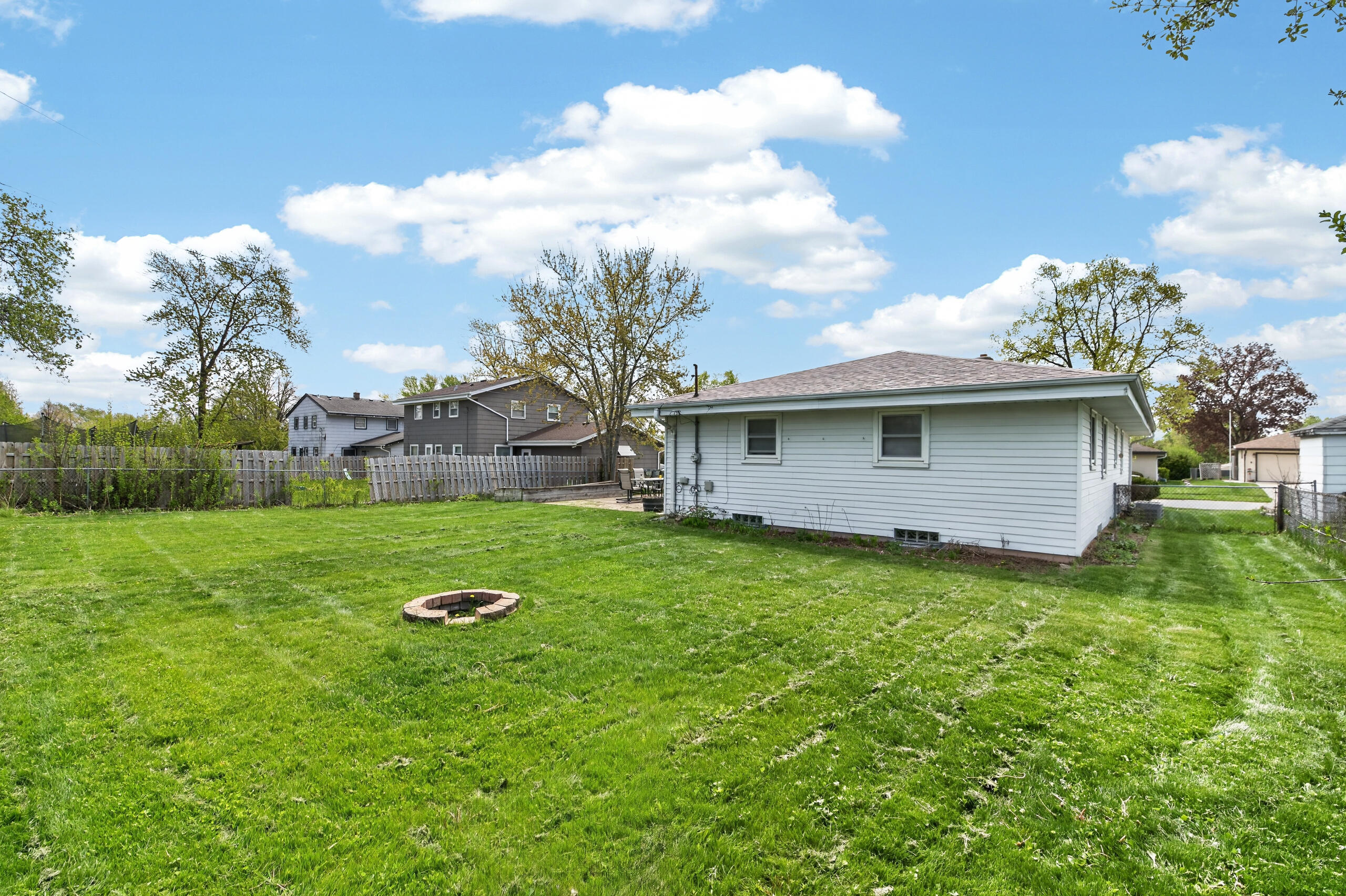 8810 W Petersik St
