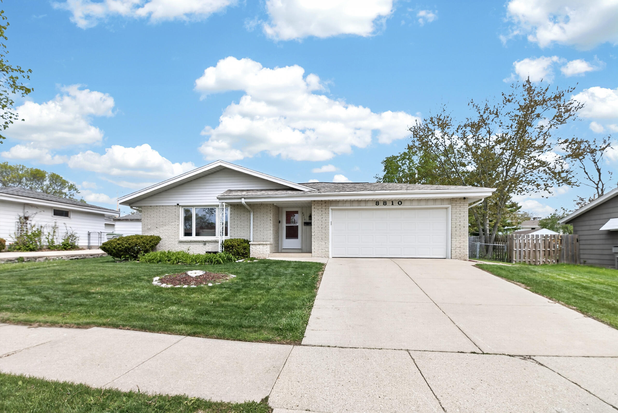 8810 W Petersik St