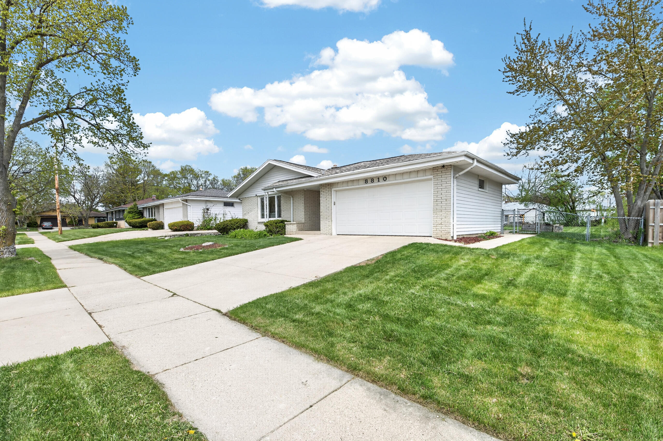 8810 W Petersik St