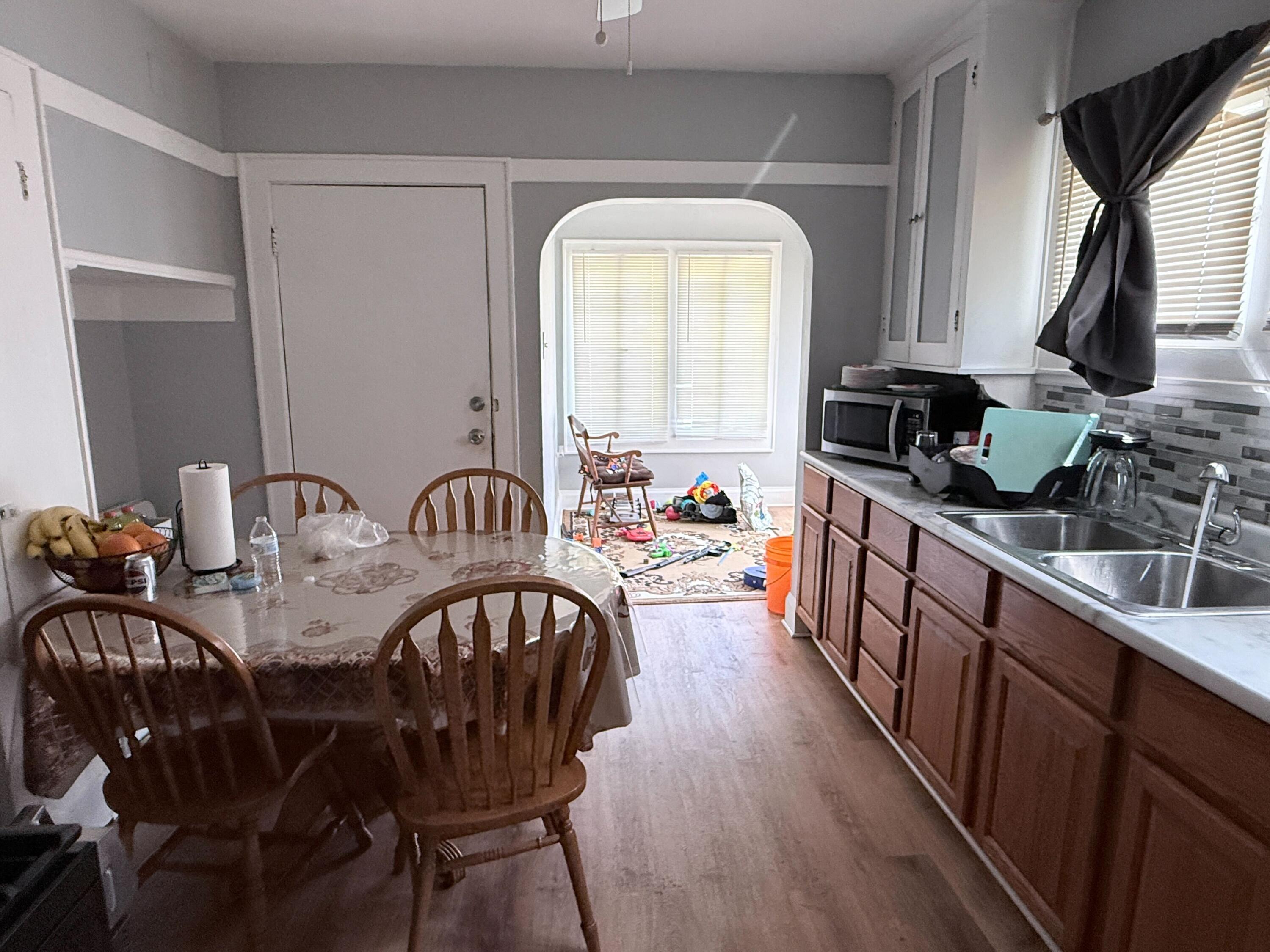 2902 N 44th St Unit: 2904