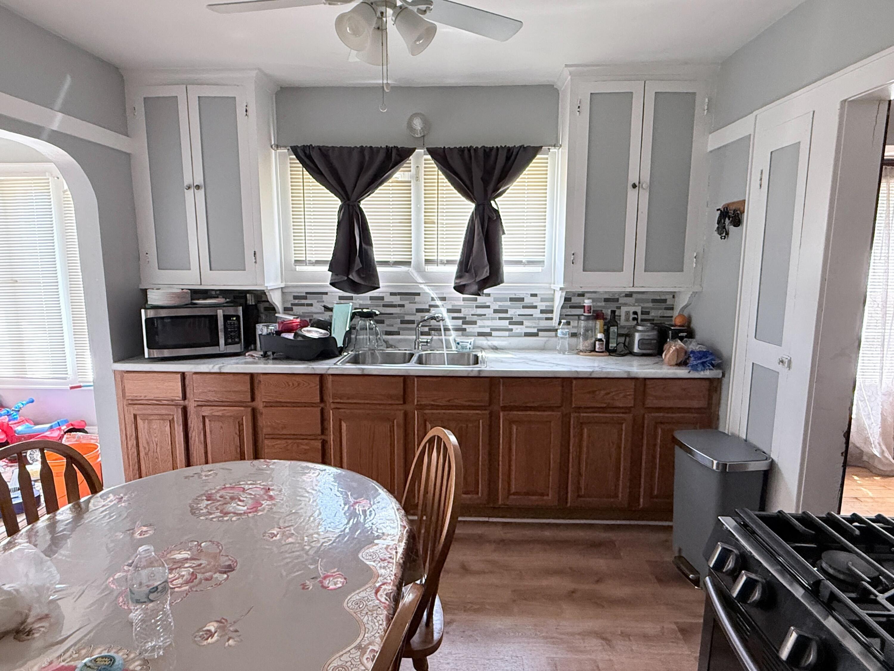 2902 N 44th St Unit: 2904