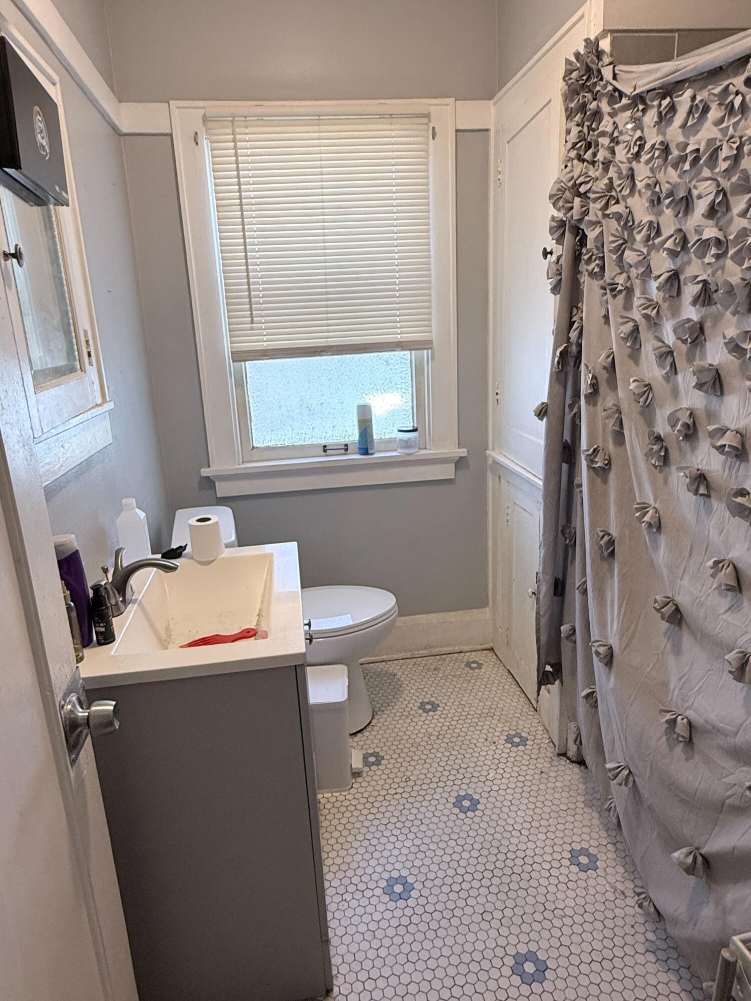 2902 N 44th St Unit: 2904