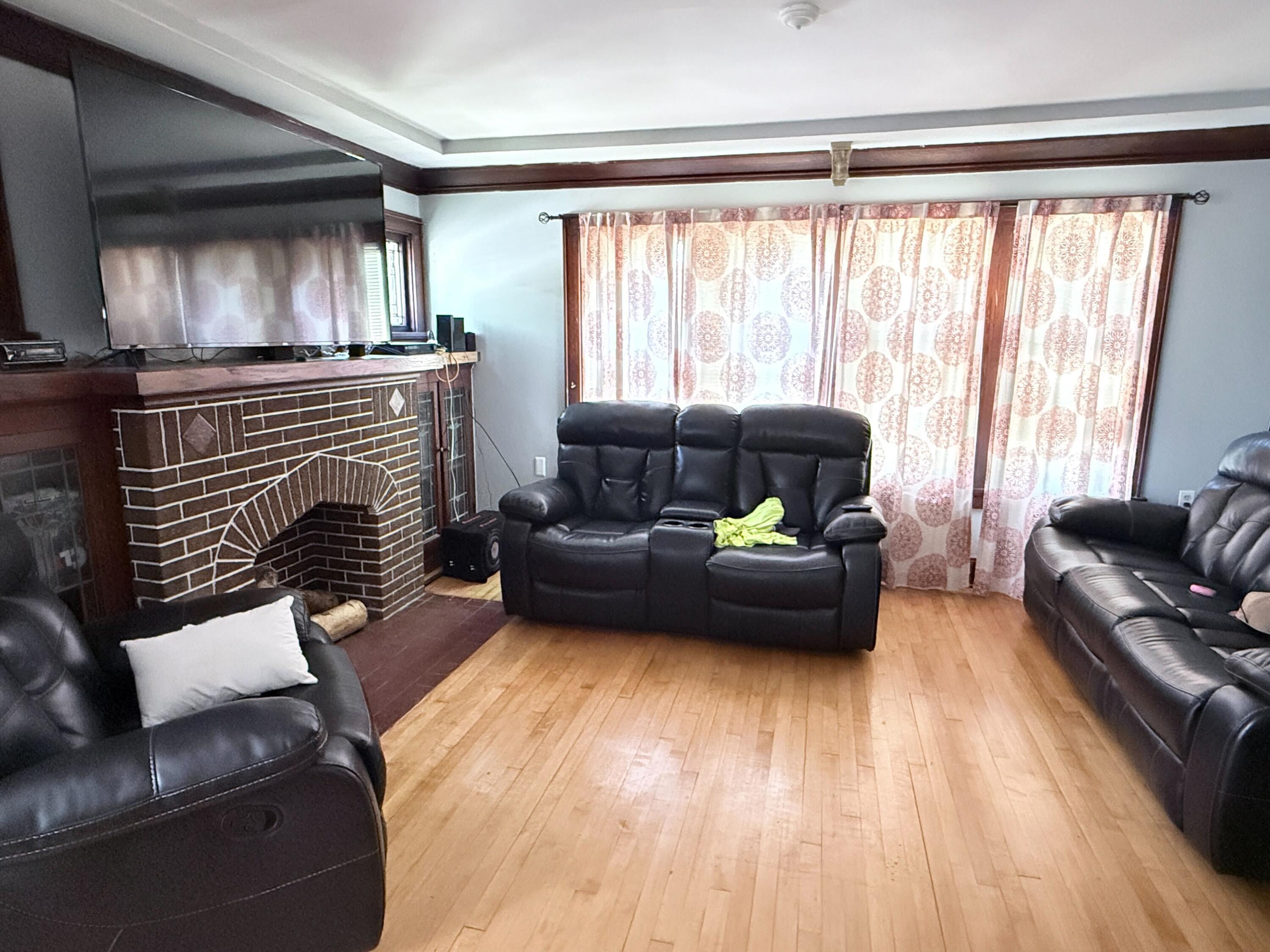 2902 N 44th St Unit: 2904
