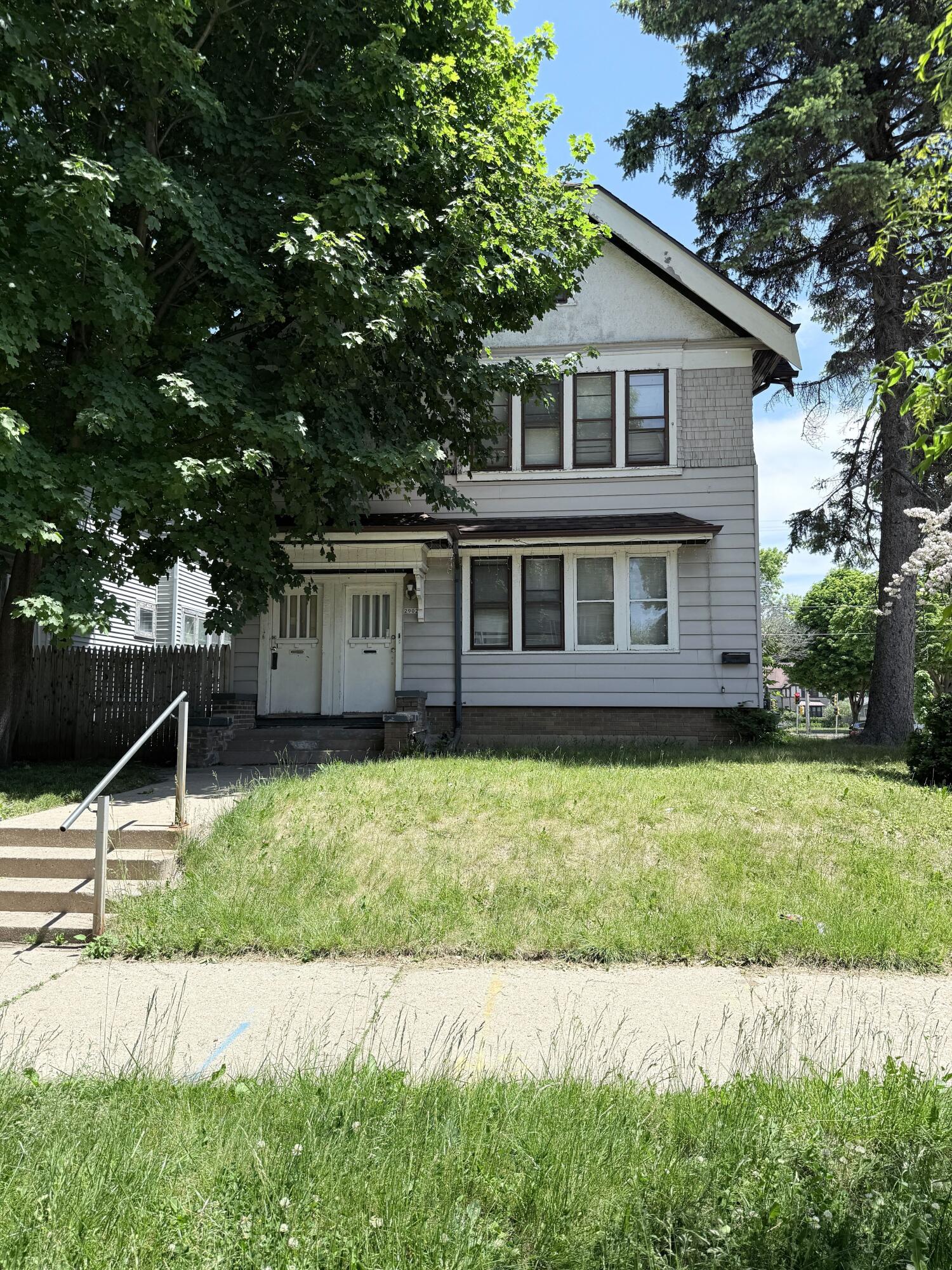 2902 N 44th St Unit: 2904