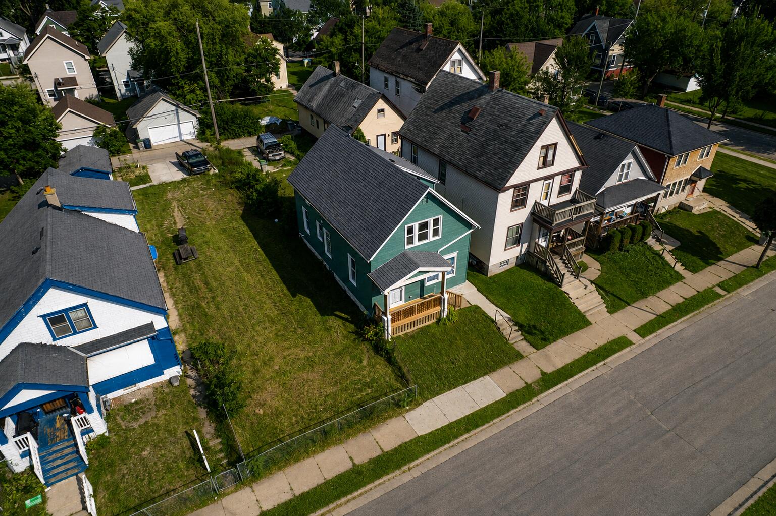 2618 N 24th Pl