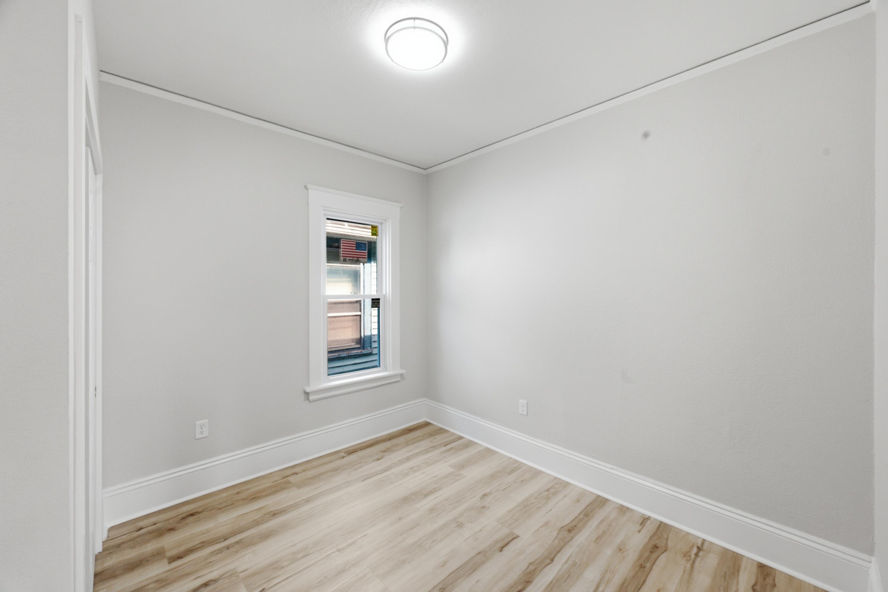 2935 N 28th St, 2937
