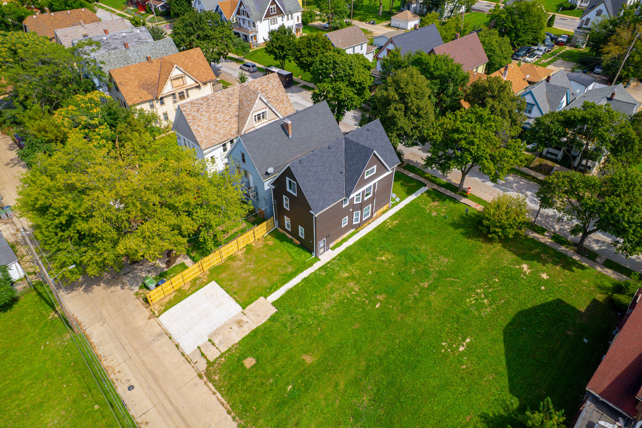 2935 N 28th St, 2937