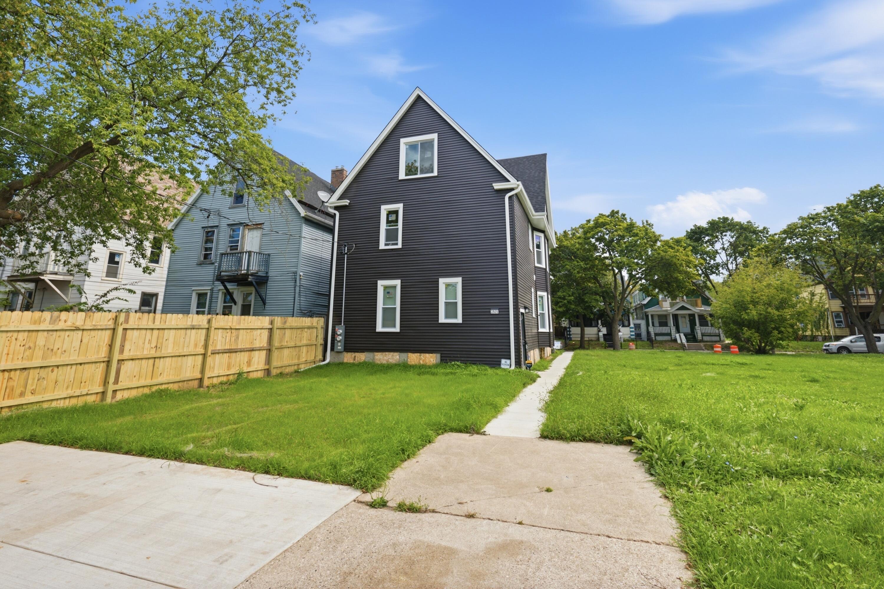 2935 N 28th St, 2937