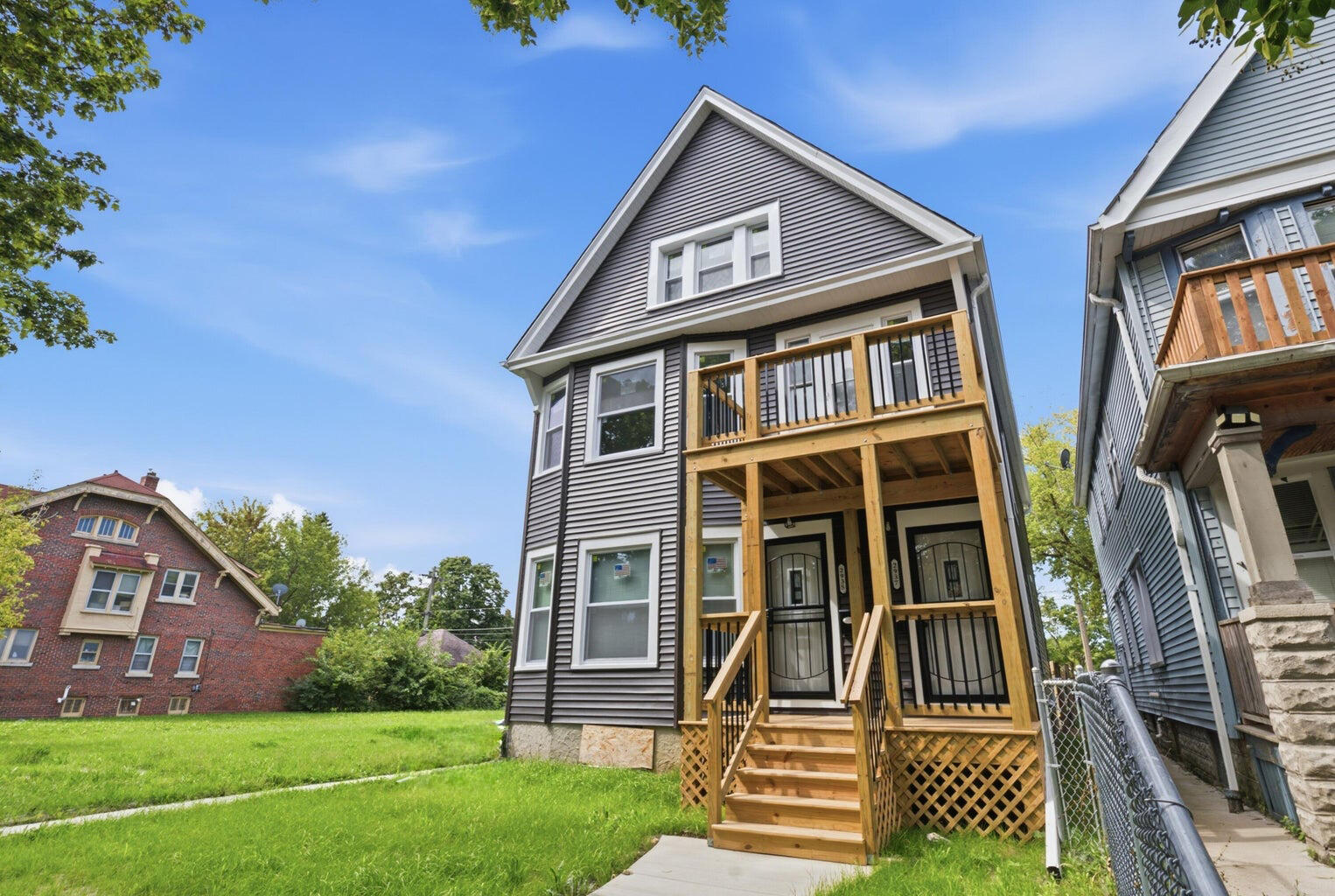 2935 N 28th St, 2937
