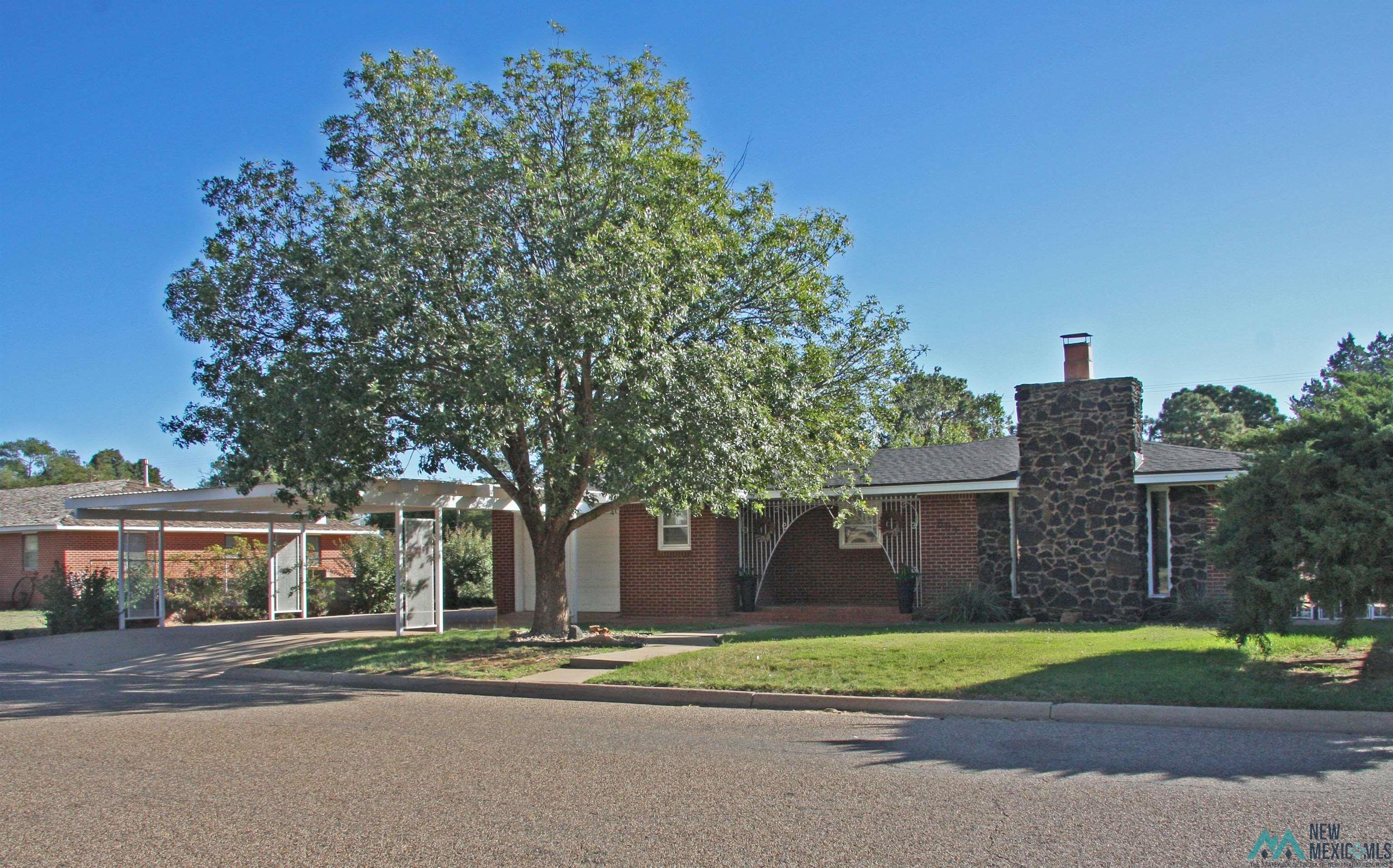 809 Second Street