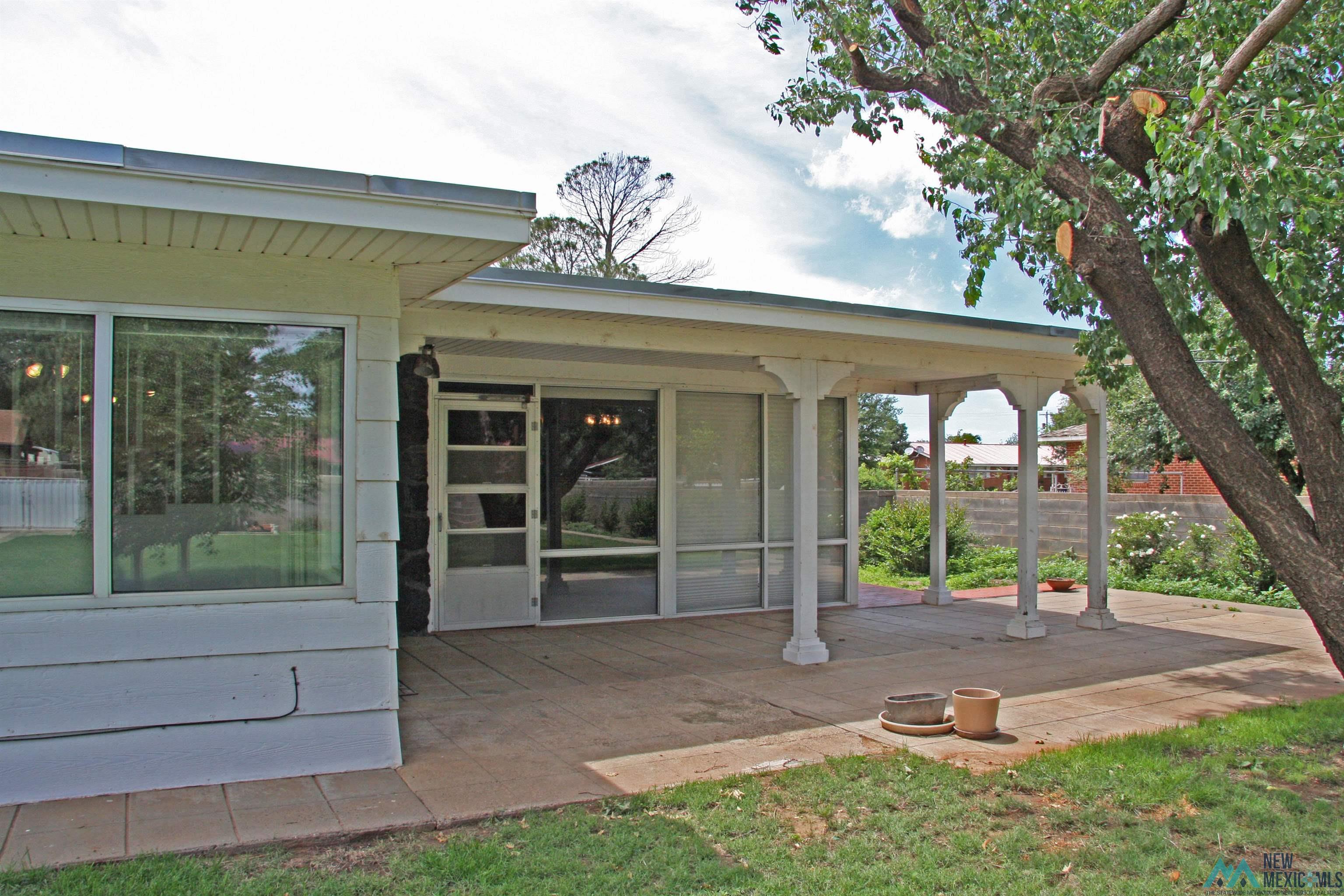 809 Second Street