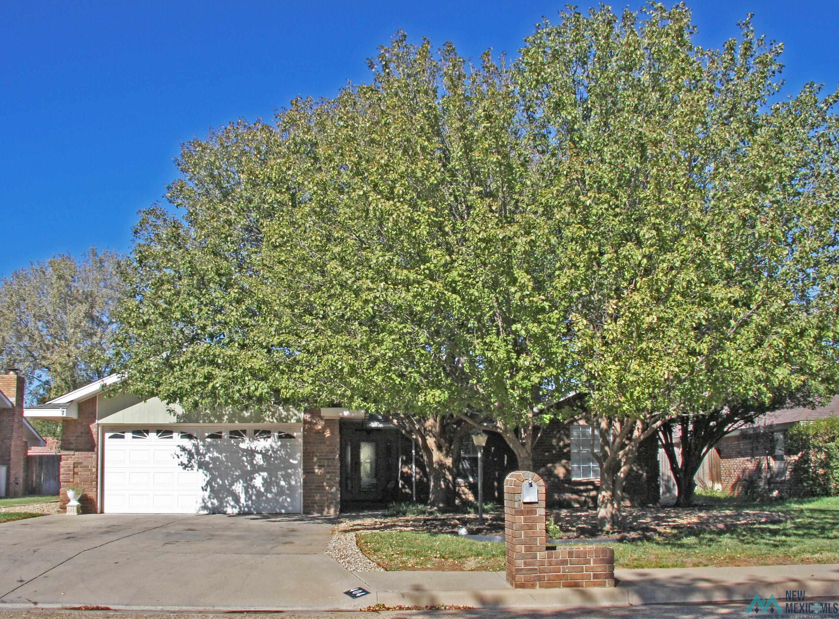 404 Chanticleer Place