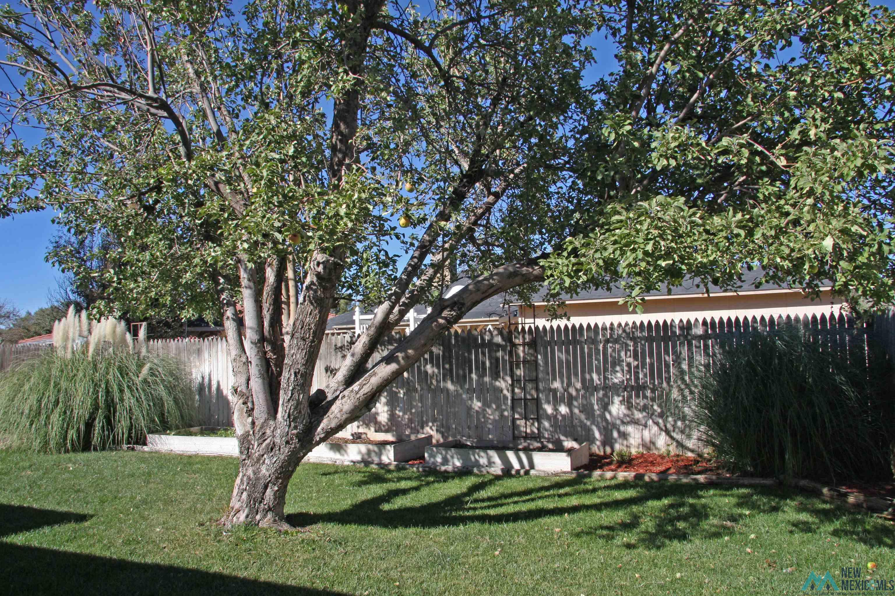 404 Chanticleer Place