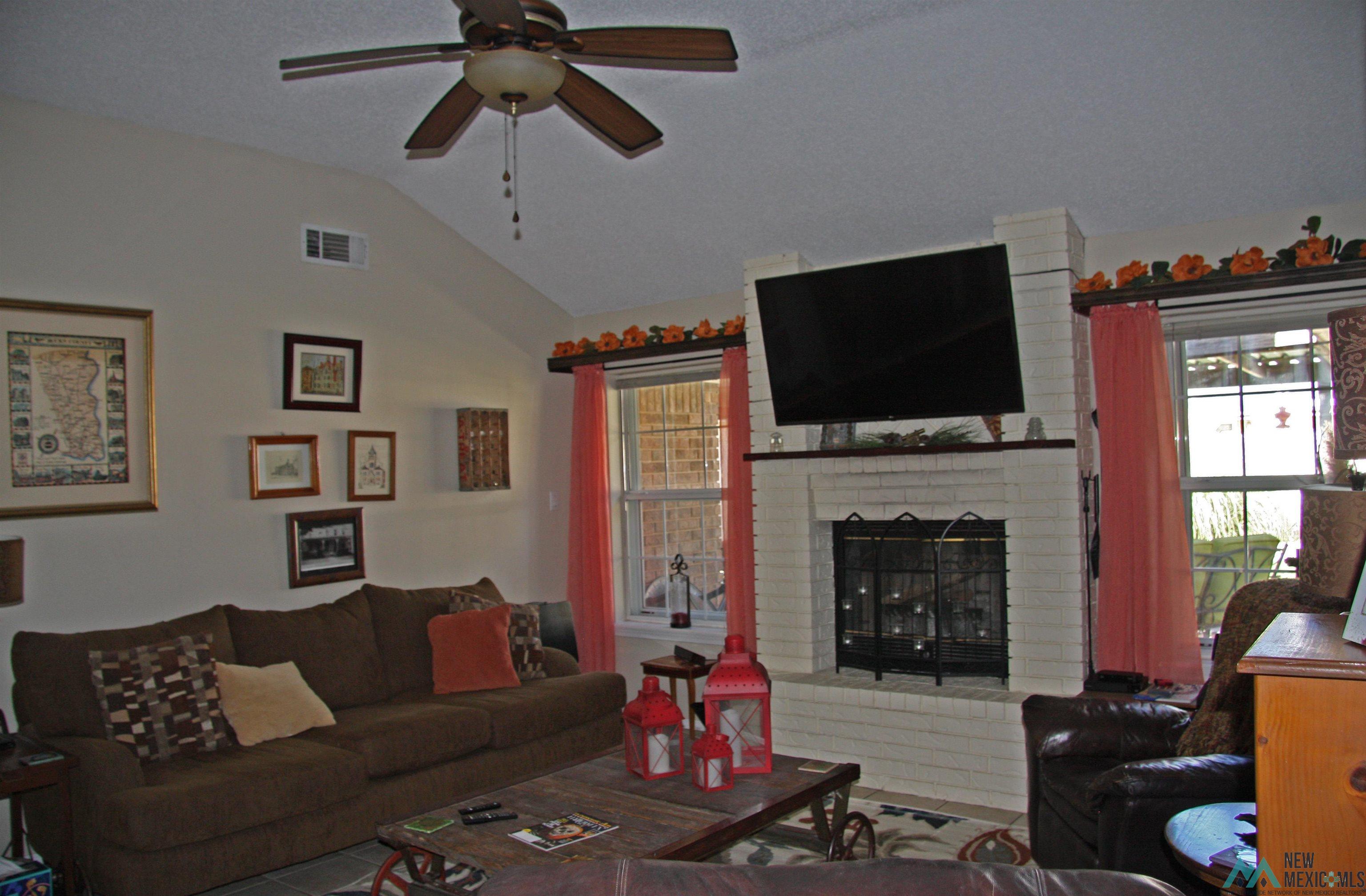404 Chanticleer Place