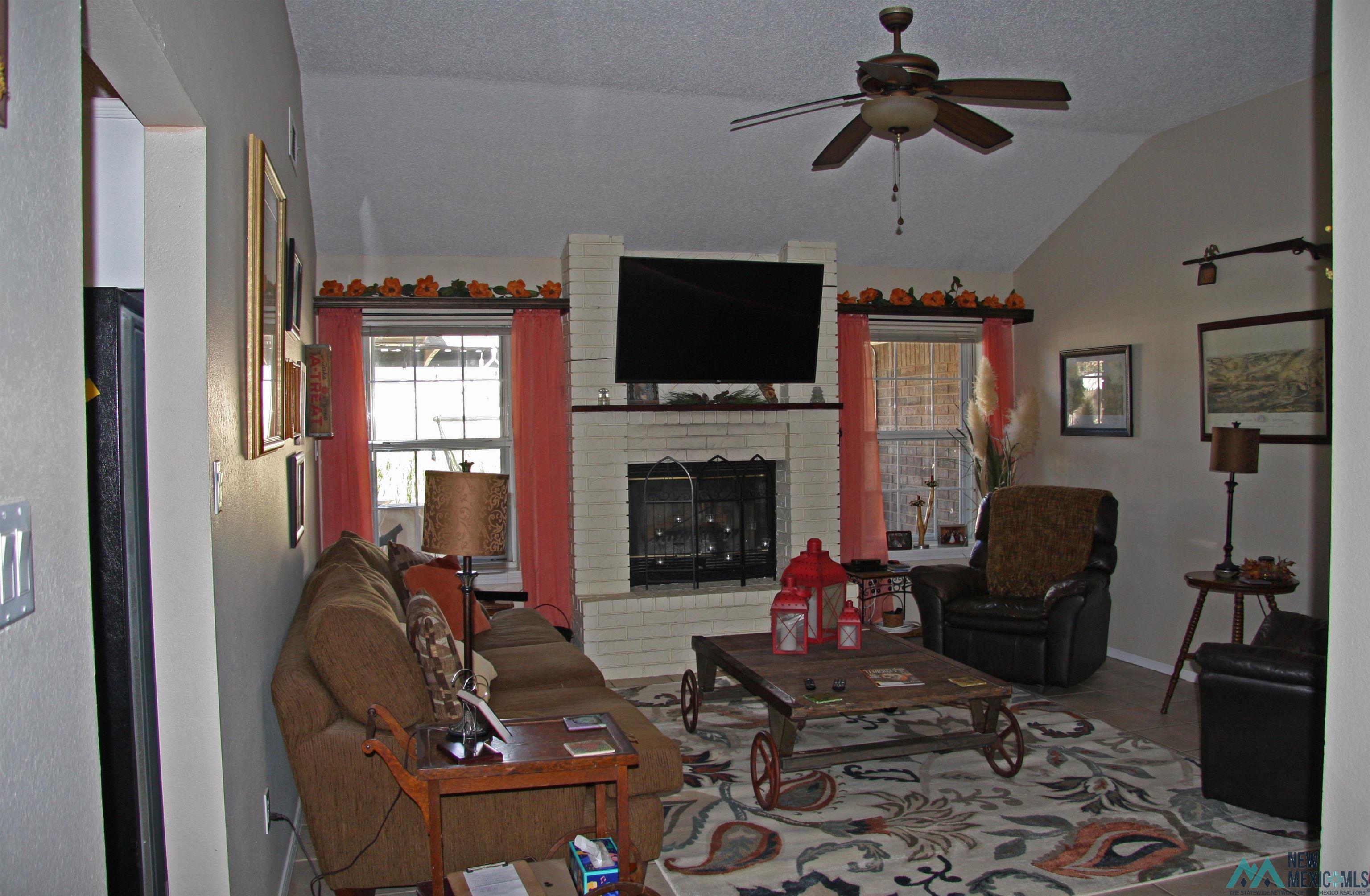 404 Chanticleer Place
