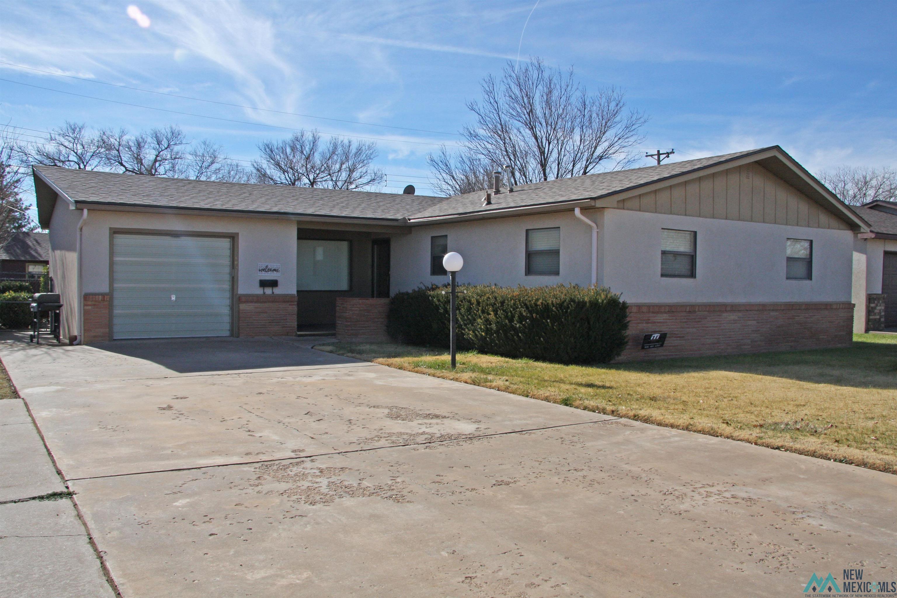 805 W Plains Avenue