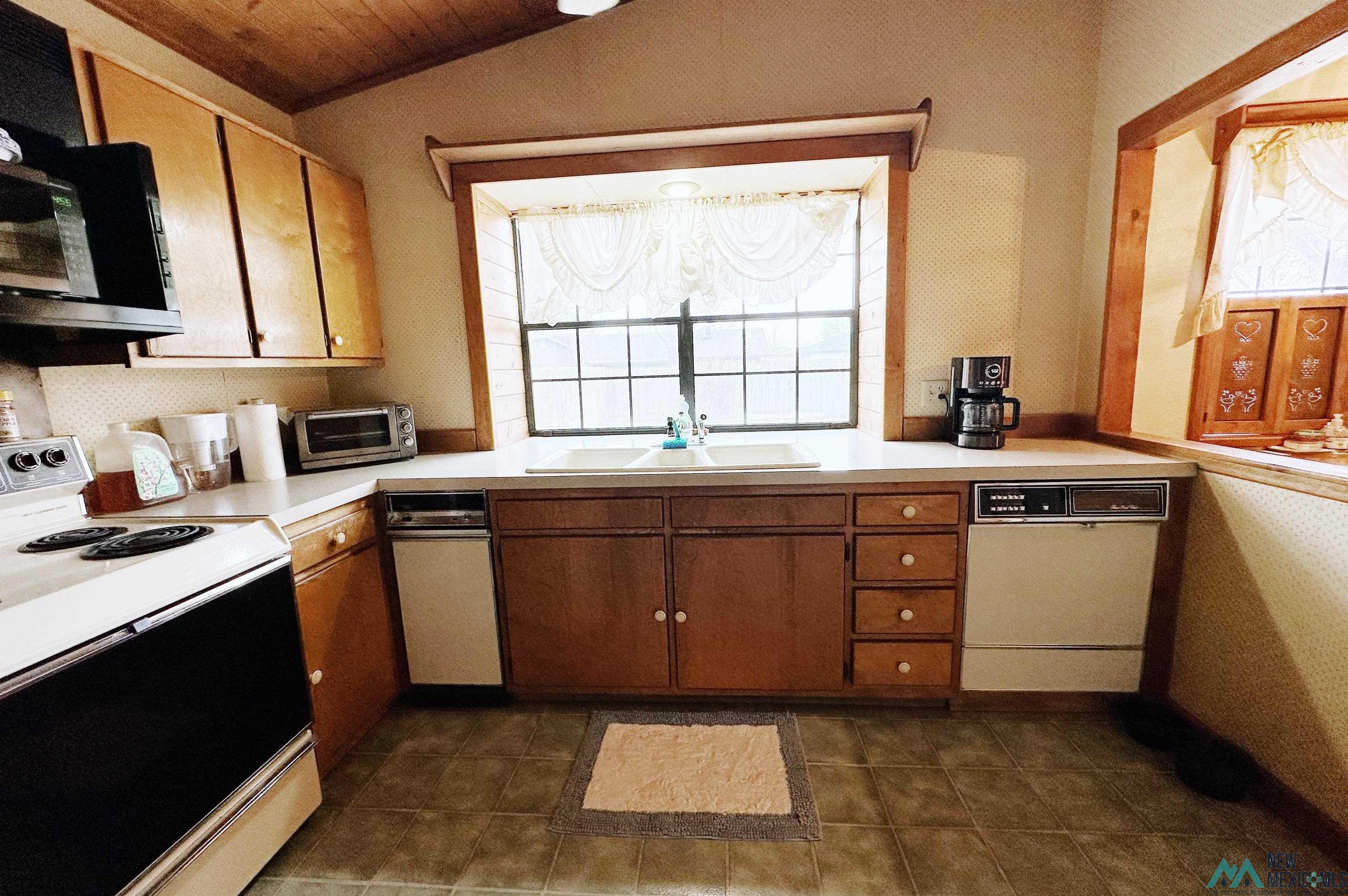 221 Chanticleer Place