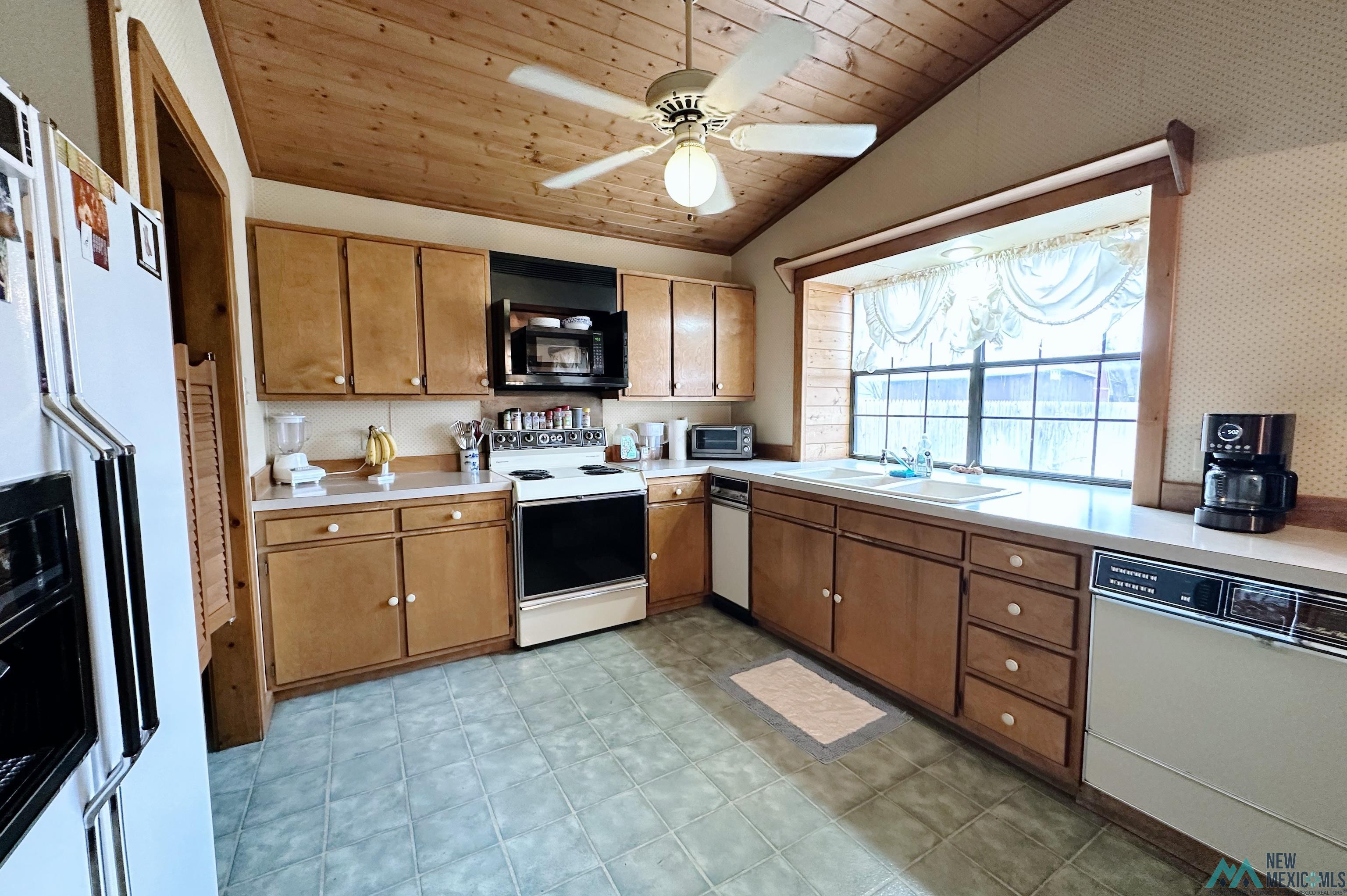 221 Chanticleer Place