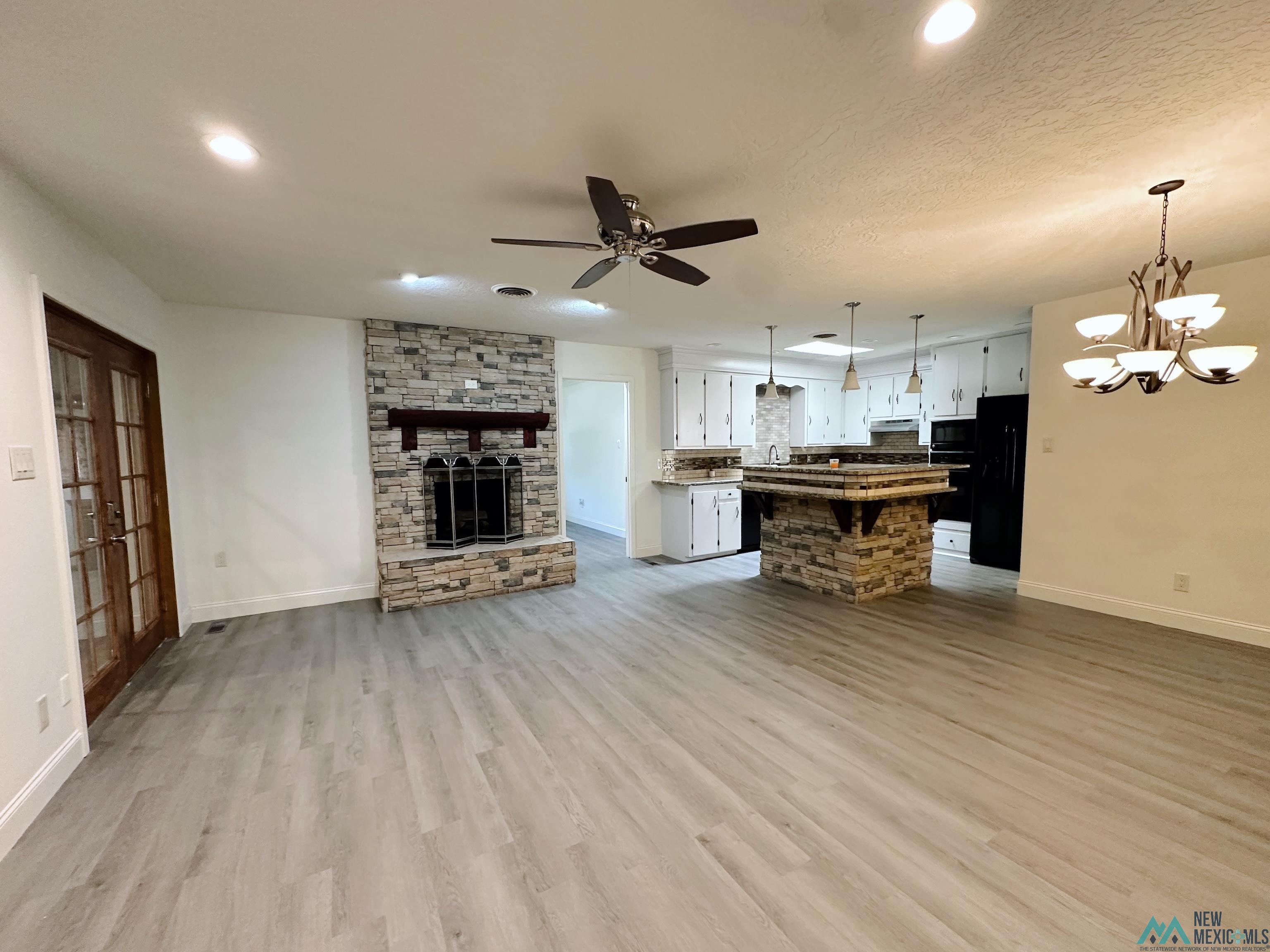 609 W Kathie Drive