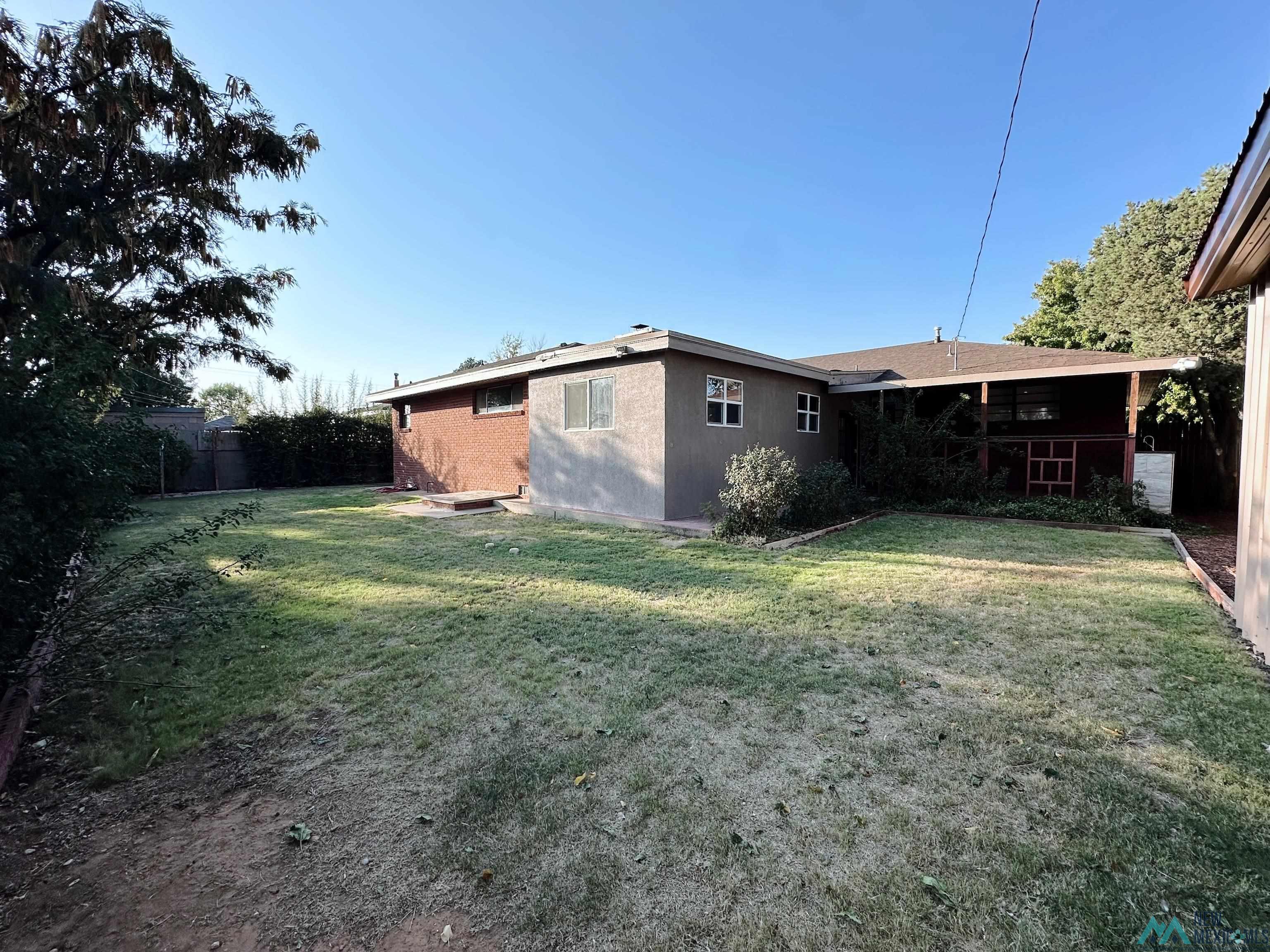 609 W Kathie Drive