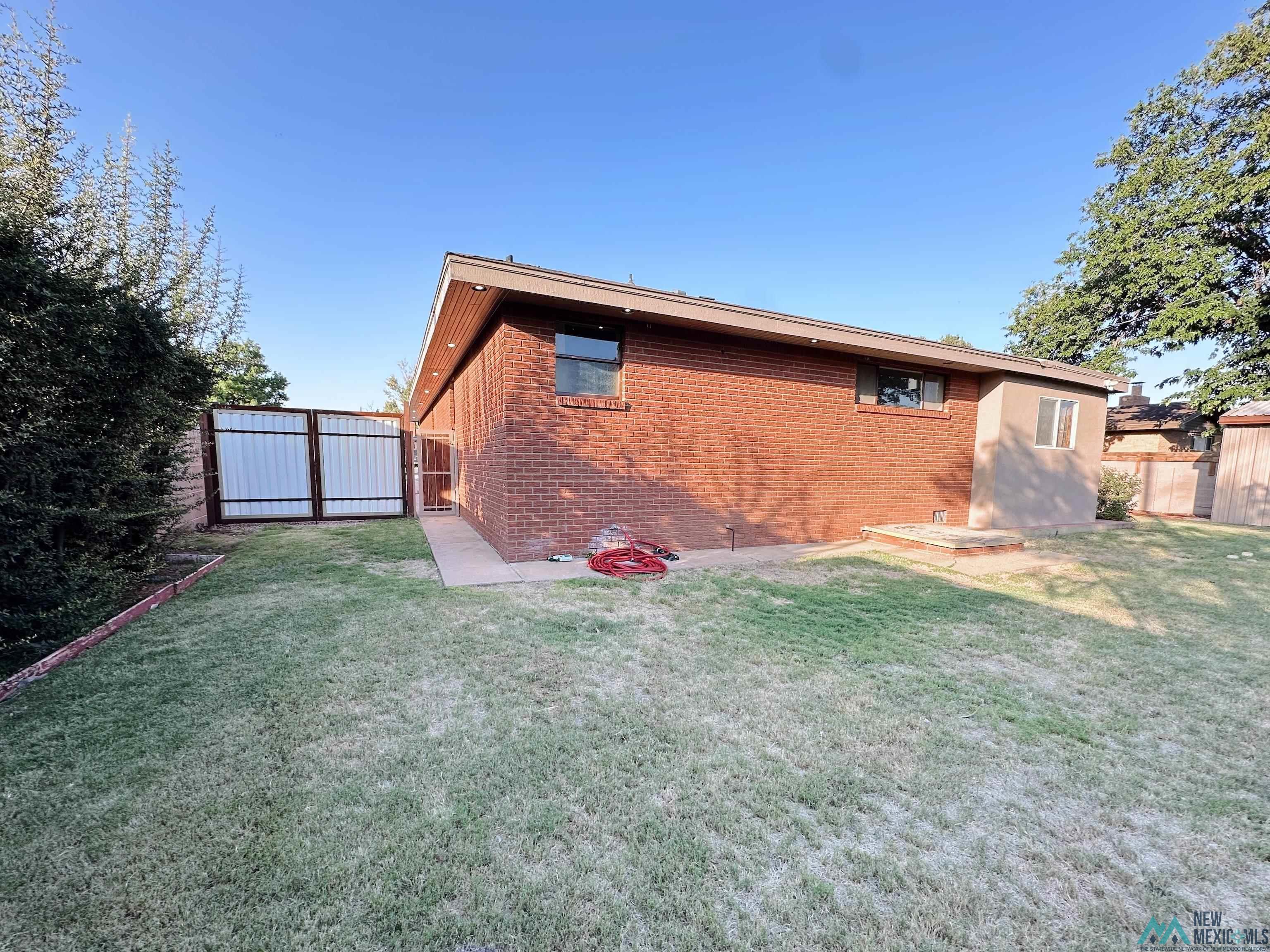 609 W Kathie Drive