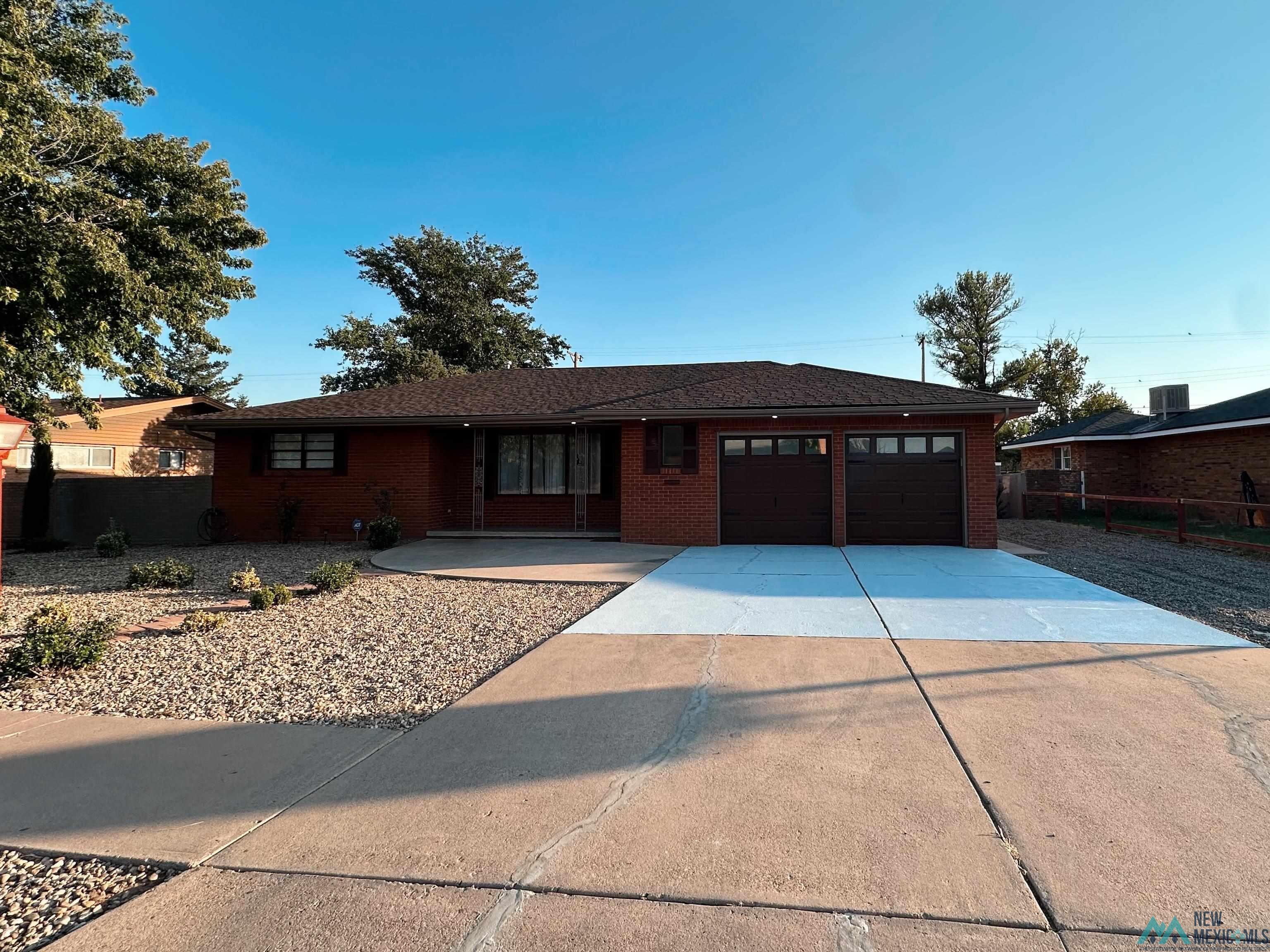 609 W Kathie Drive