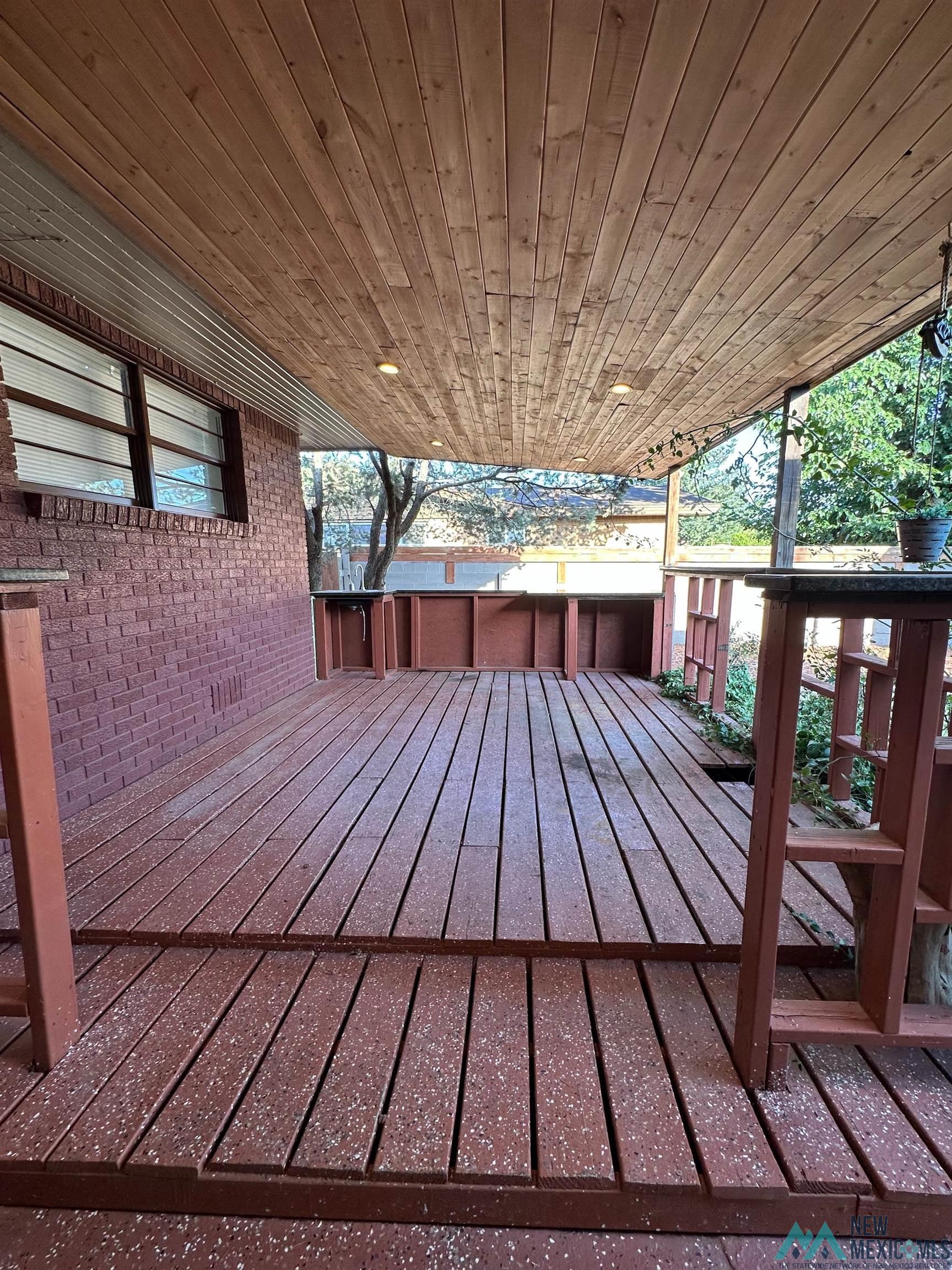 609 W Kathie Drive