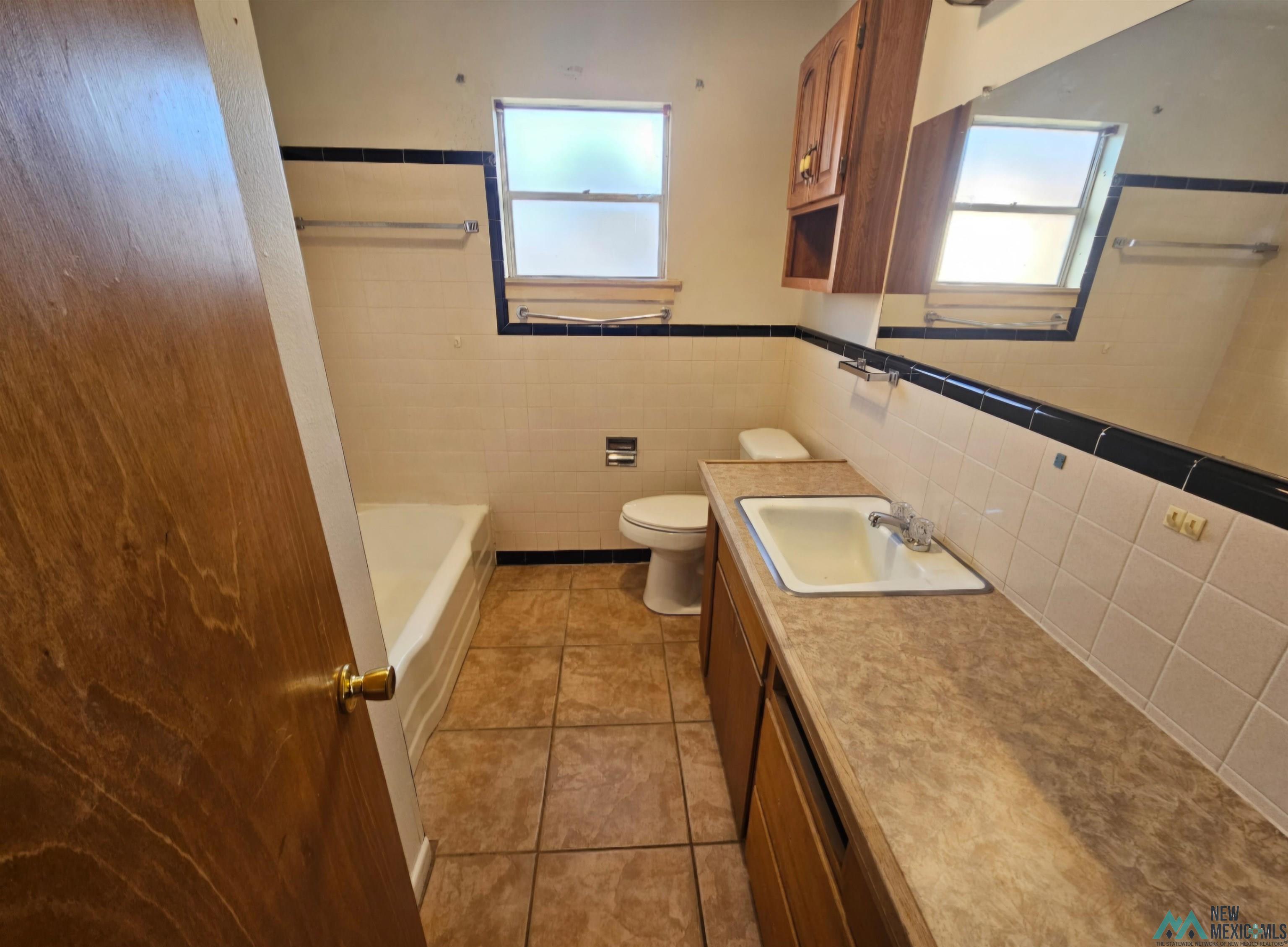 307 W 11th Street
